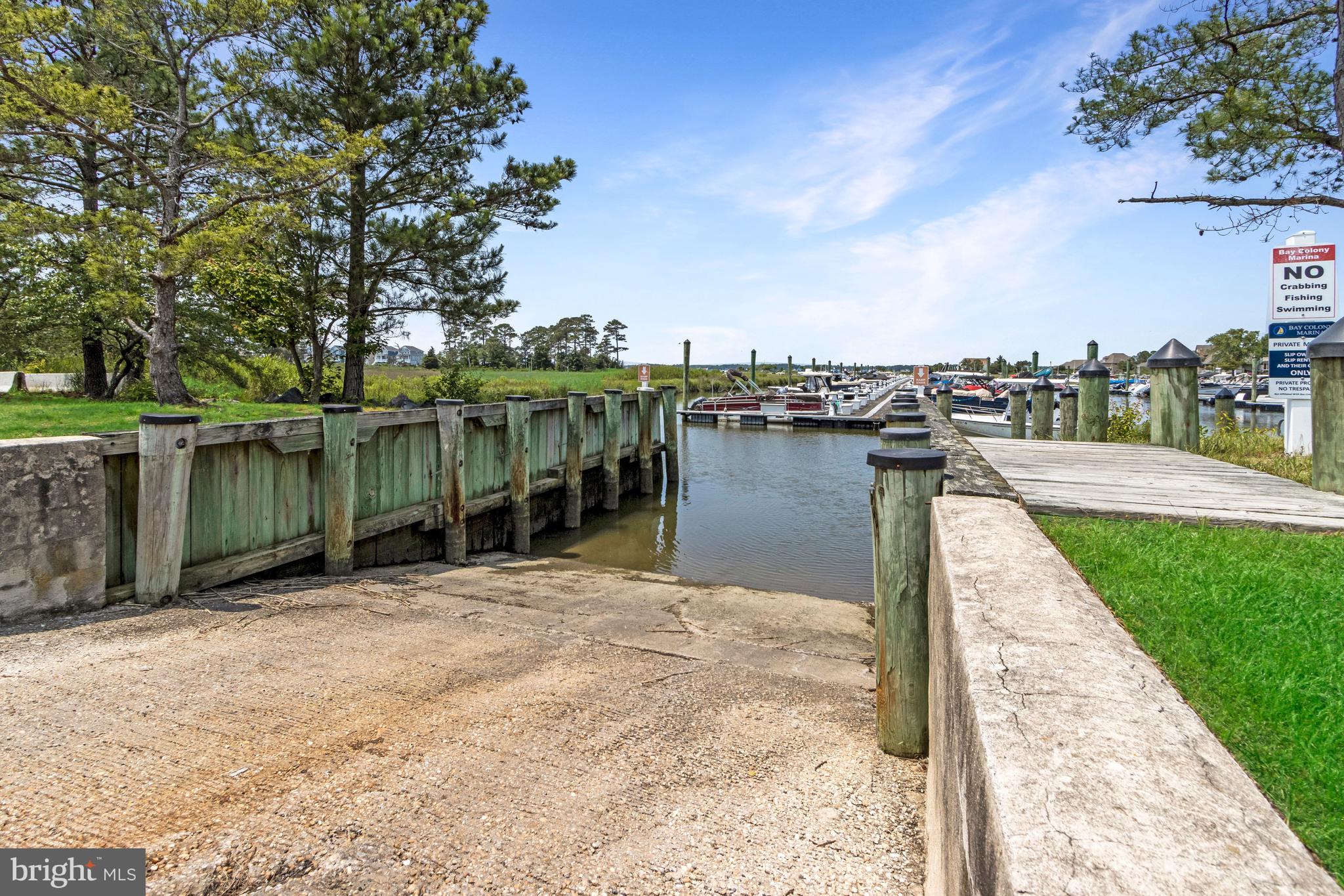 BAY COLONY - Residential