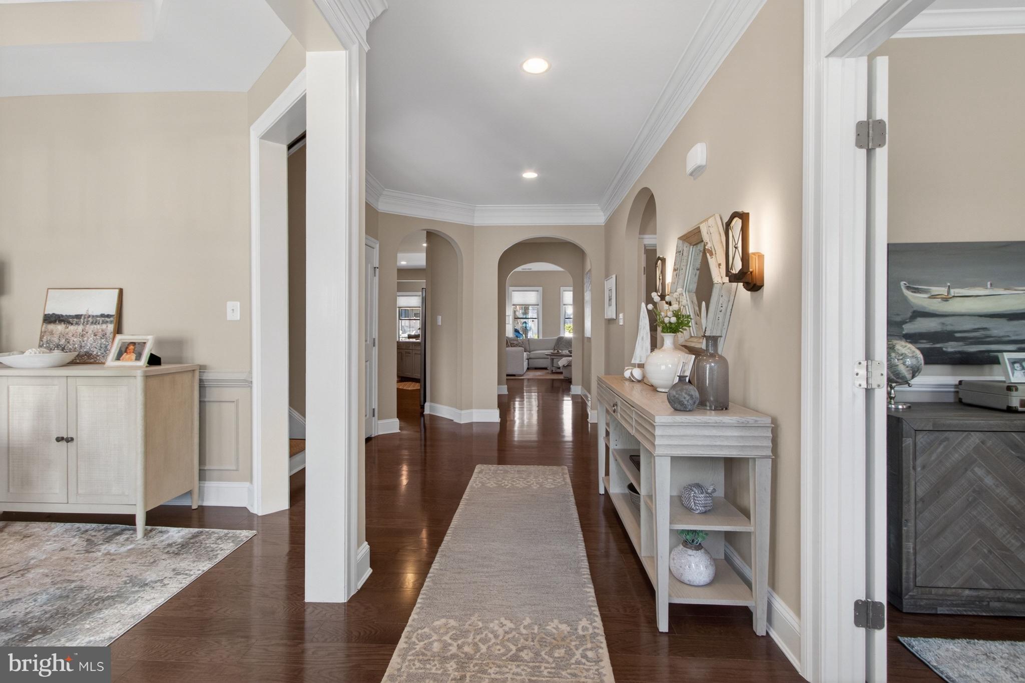 BAY COLONY - Residential