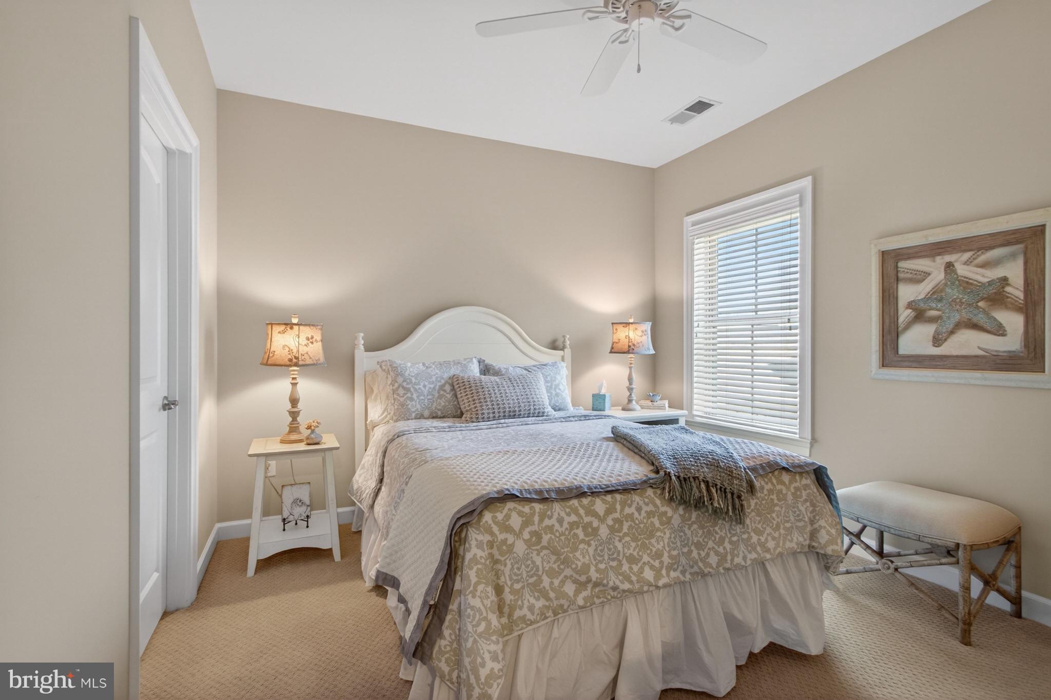 BAY COLONY - Residential