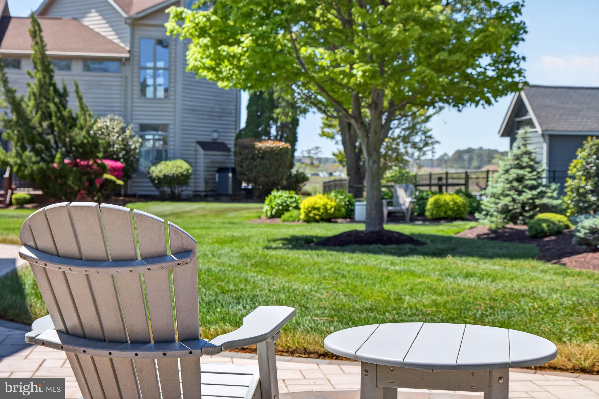 BAY COLONY - Residential