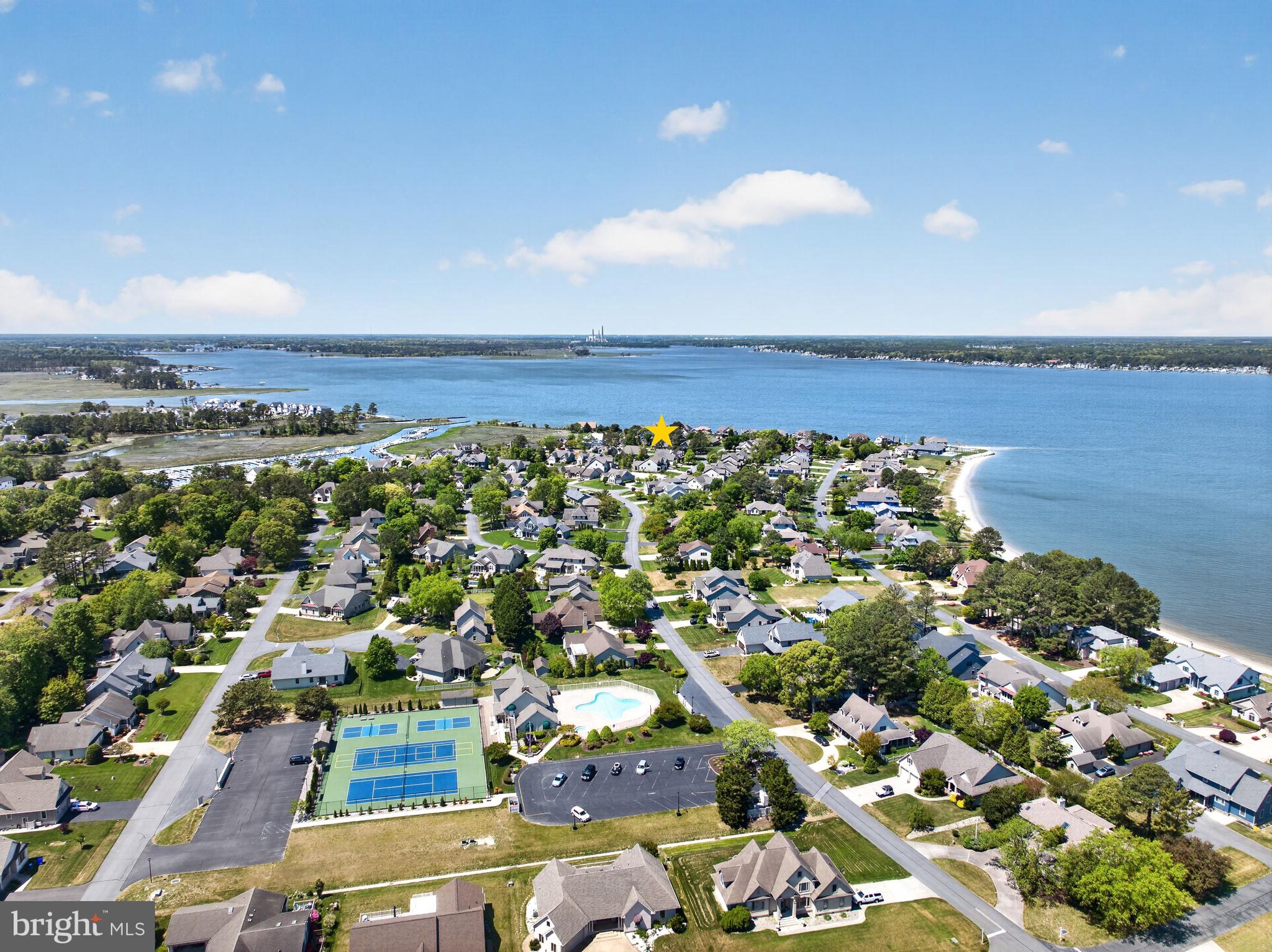 BAY COLONY - Residential