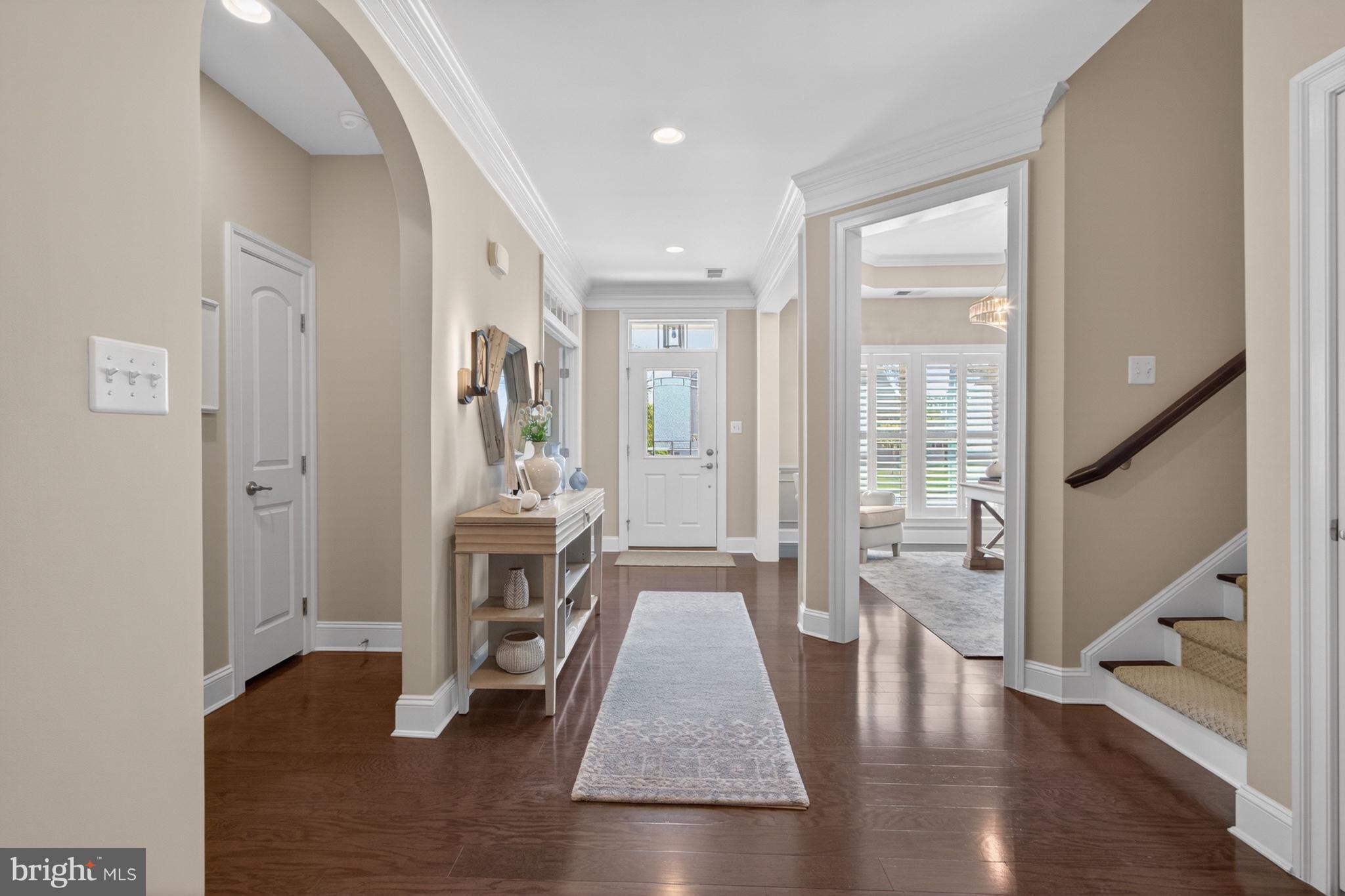 BAY COLONY - Residential