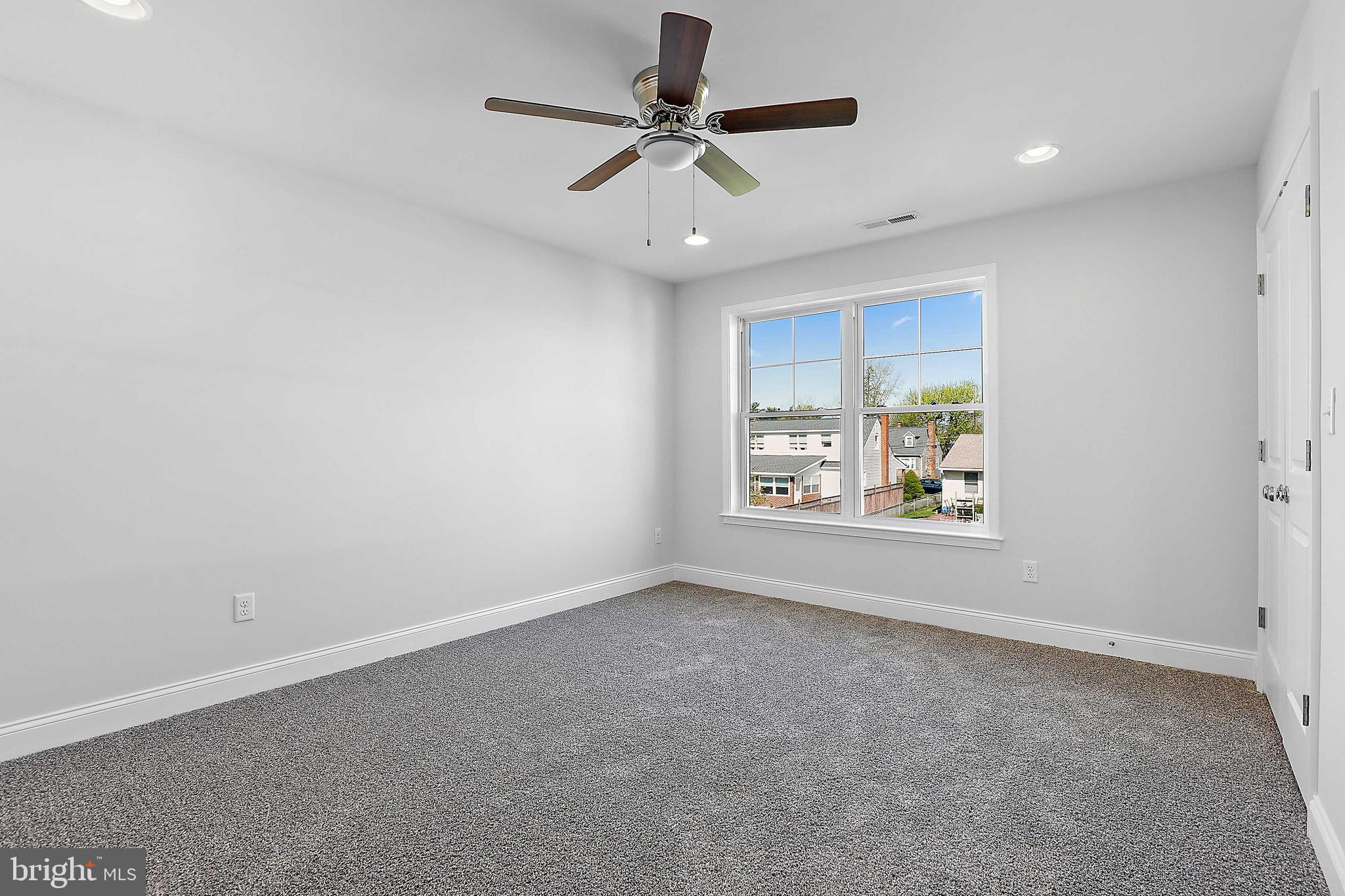 OAKDALE WOODS - Residential