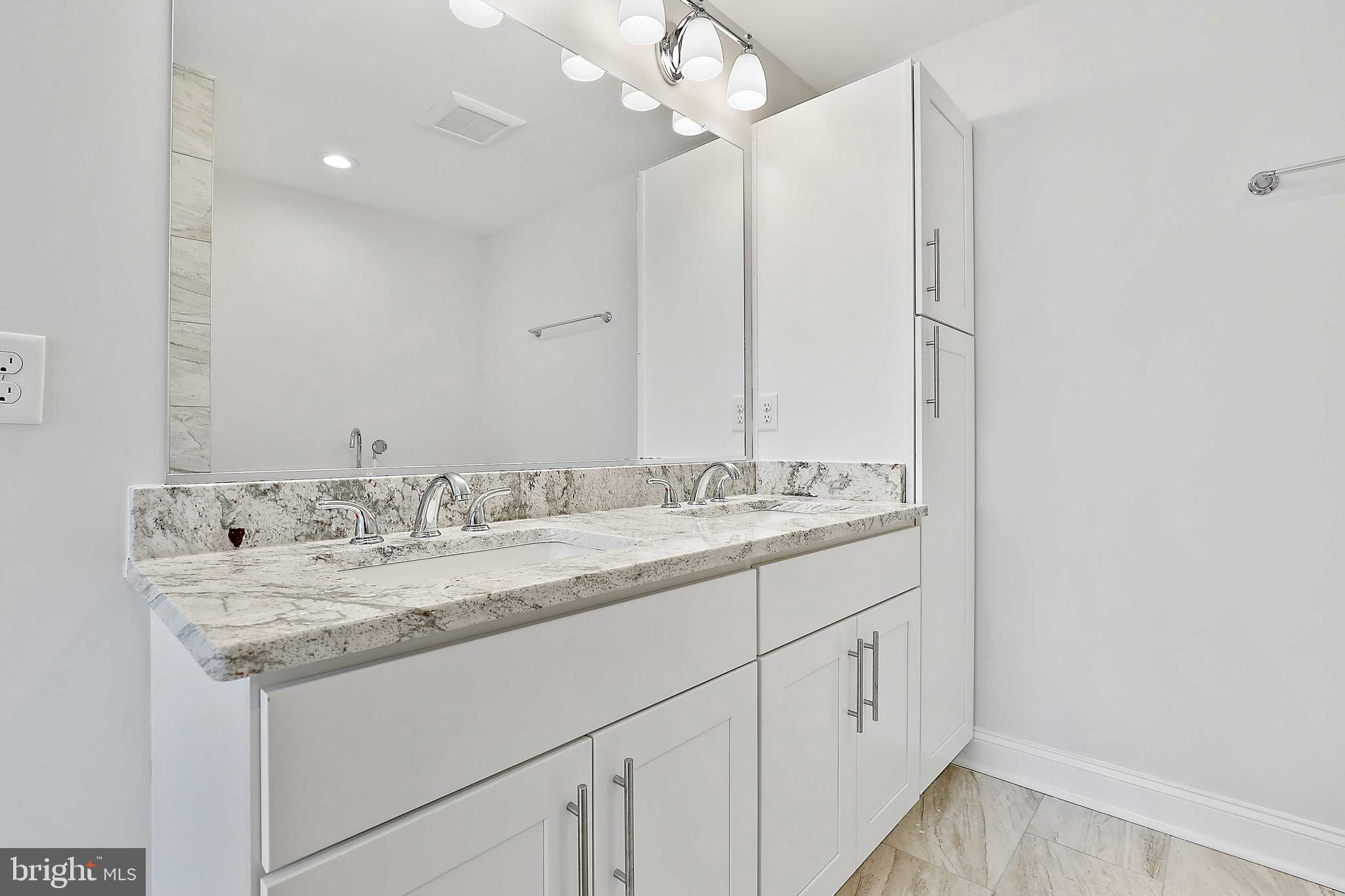 OAKDALE WOODS - Residential