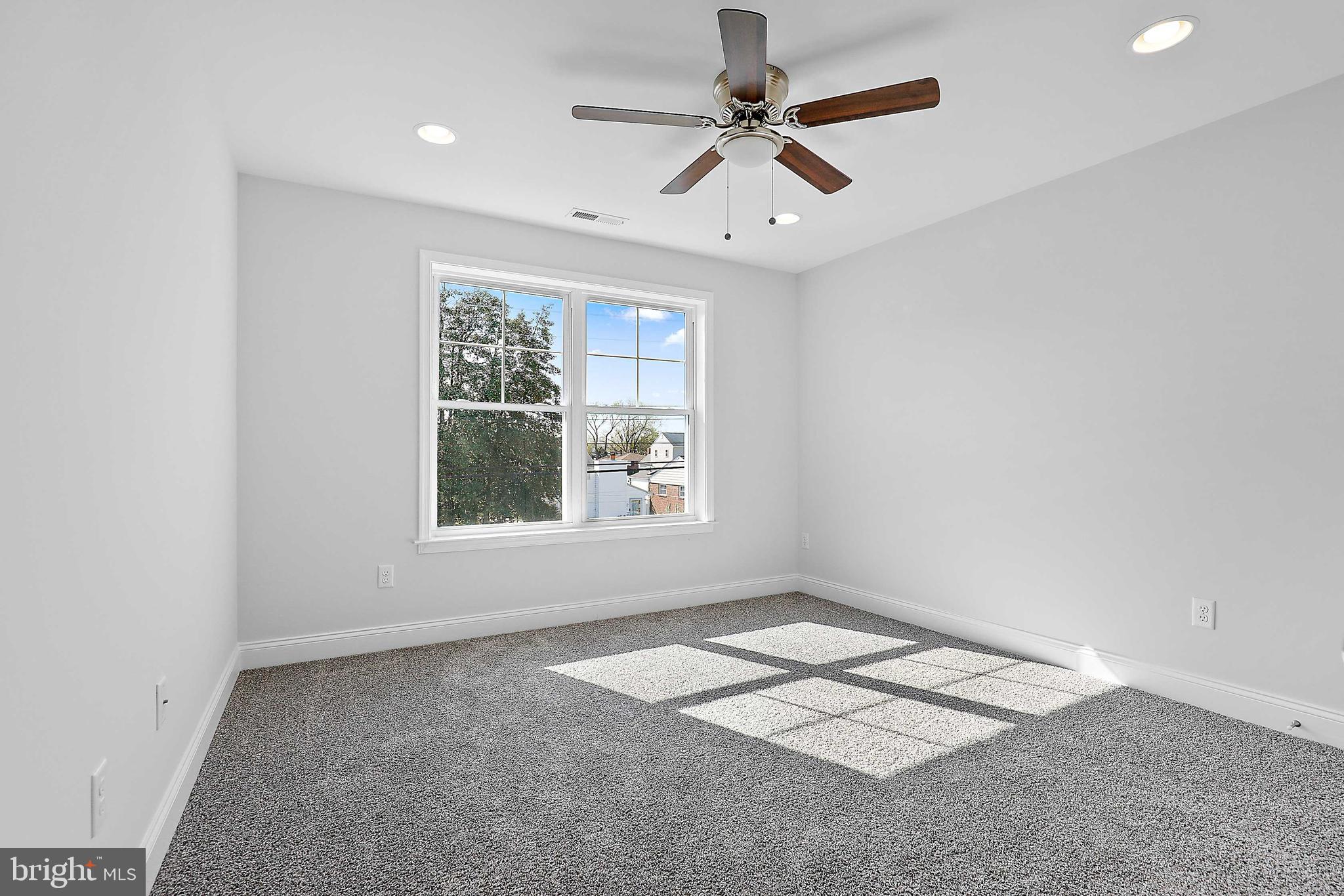 OAKDALE WOODS - Residential