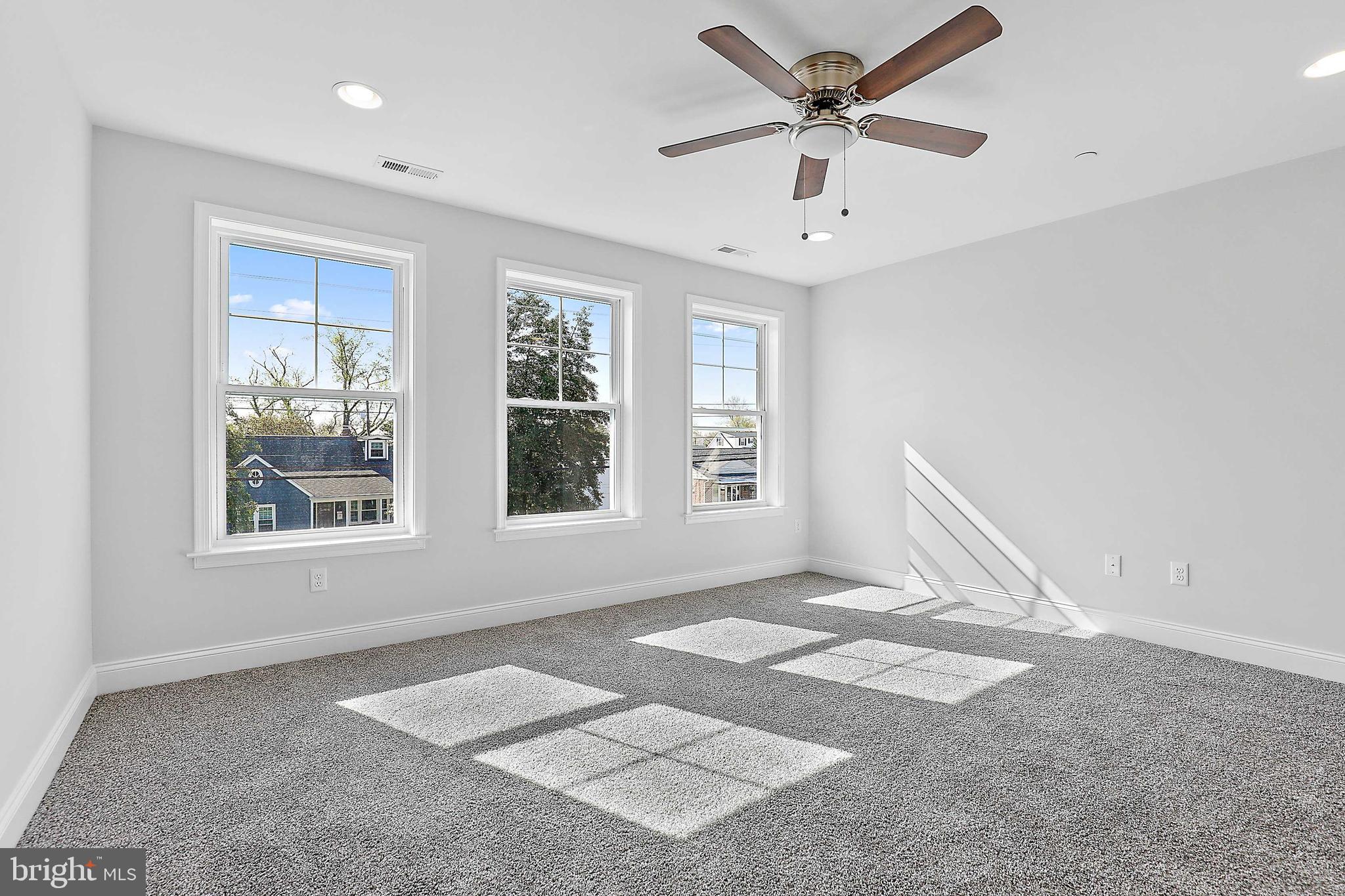 OAKDALE WOODS - Residential