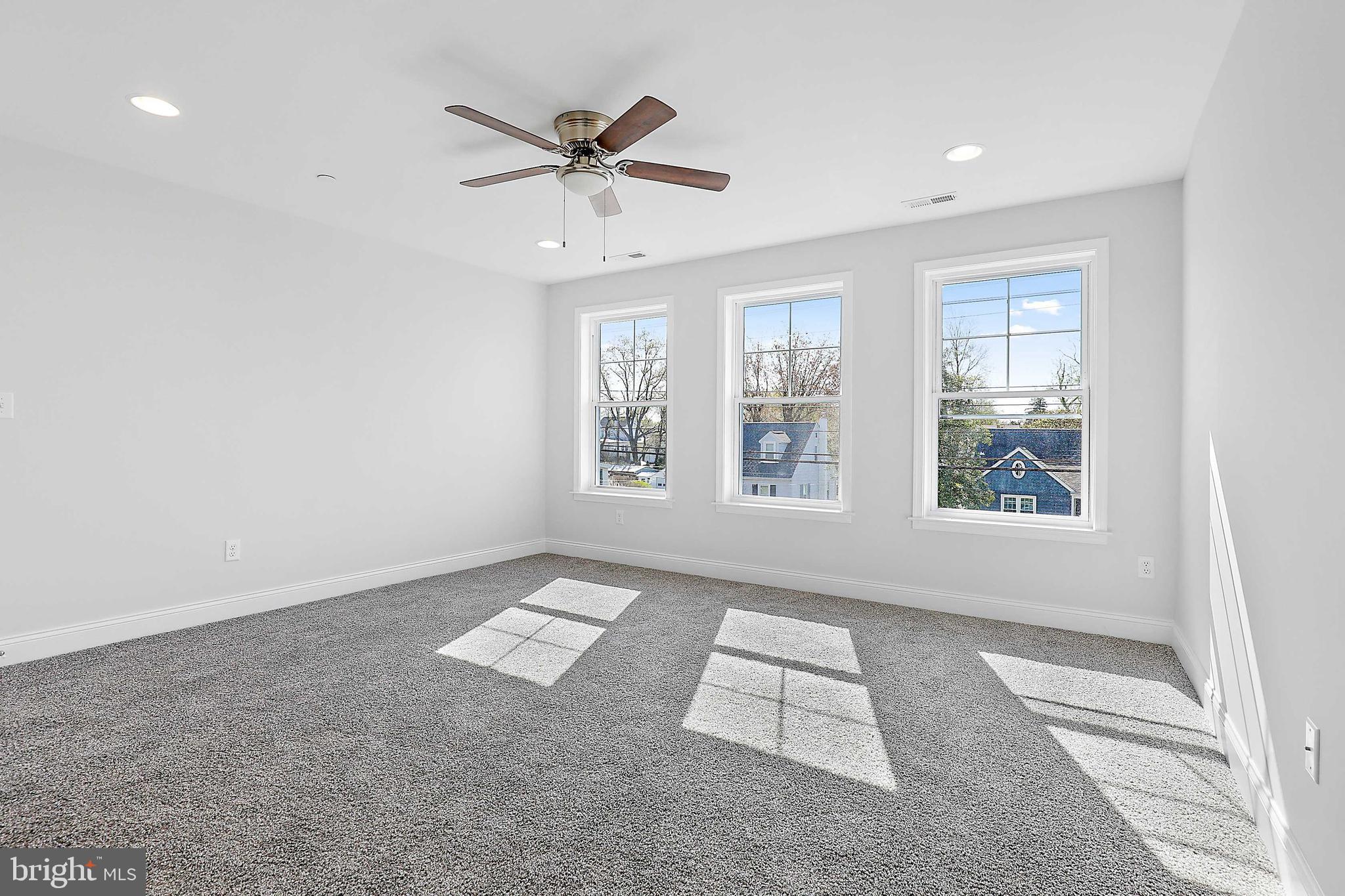 OAKDALE WOODS - Residential