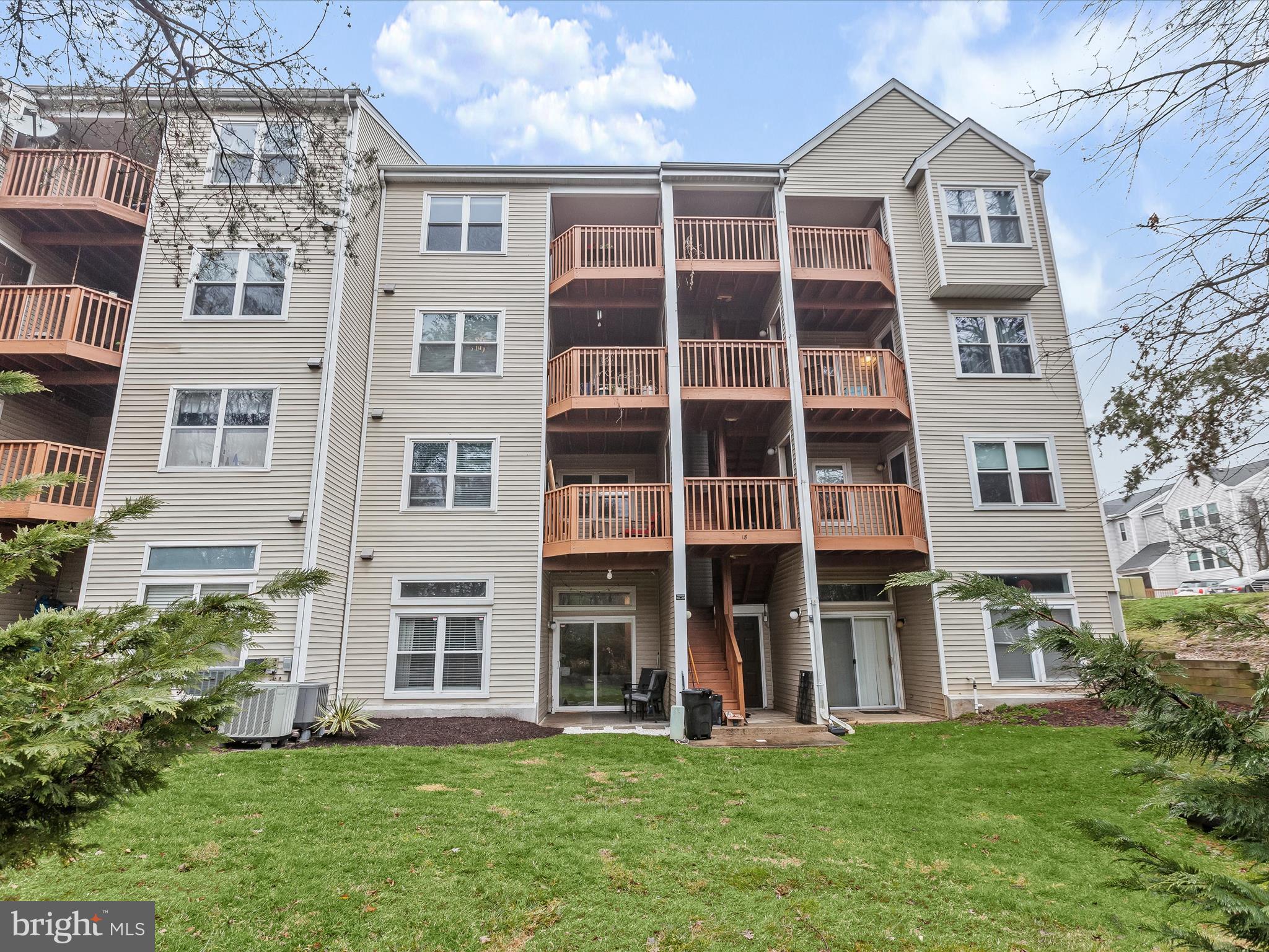 RIVERCHASE CONDOS - Residential
