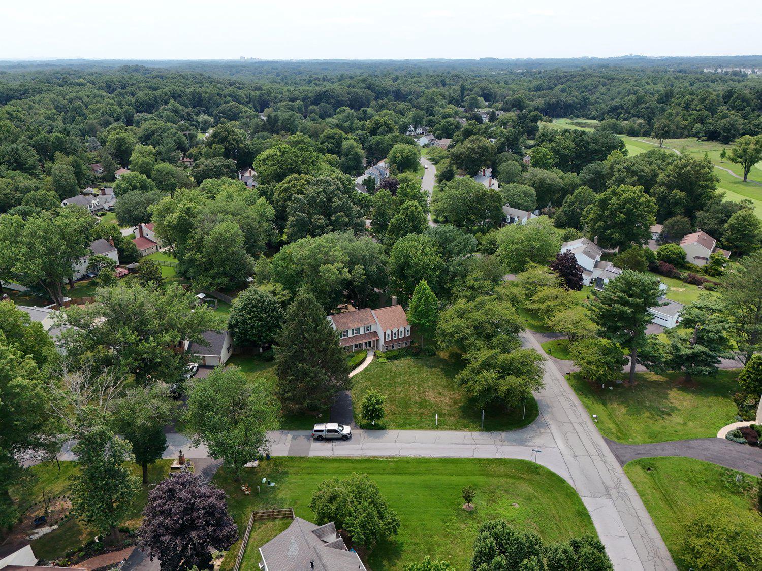 NORBECK ESTATES - Residential