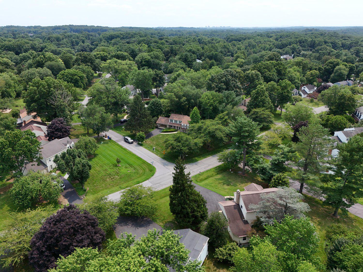 NORBECK ESTATES - Residential