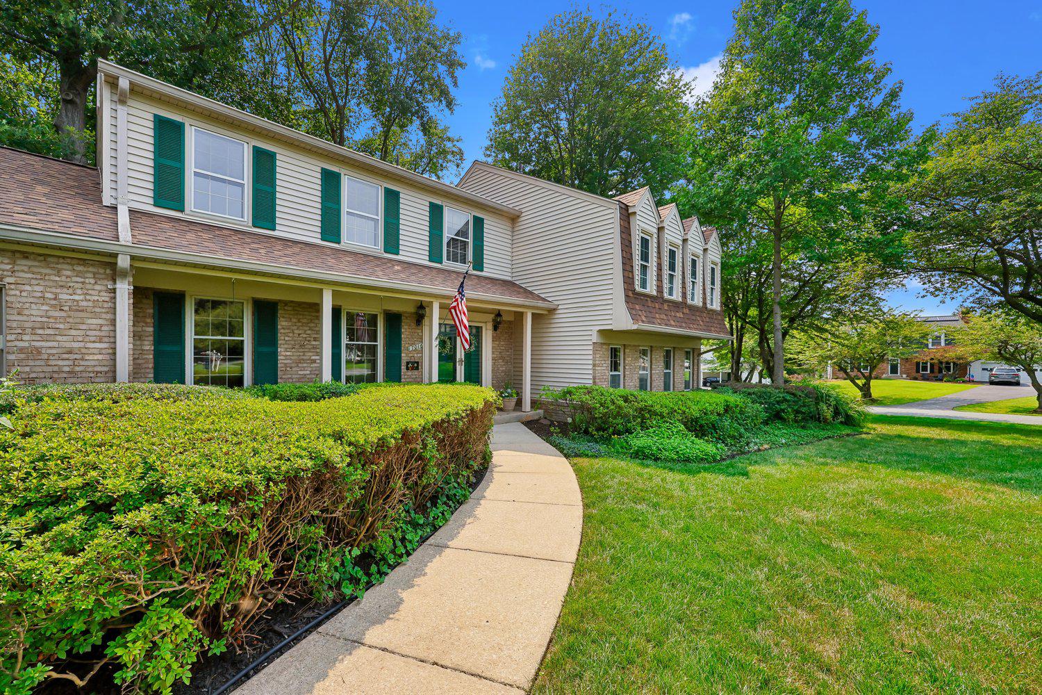 NORBECK ESTATES - Residential