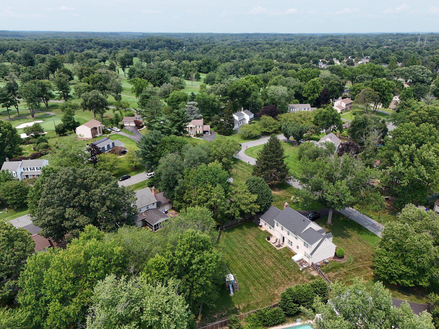 NORBECK ESTATES - Residential