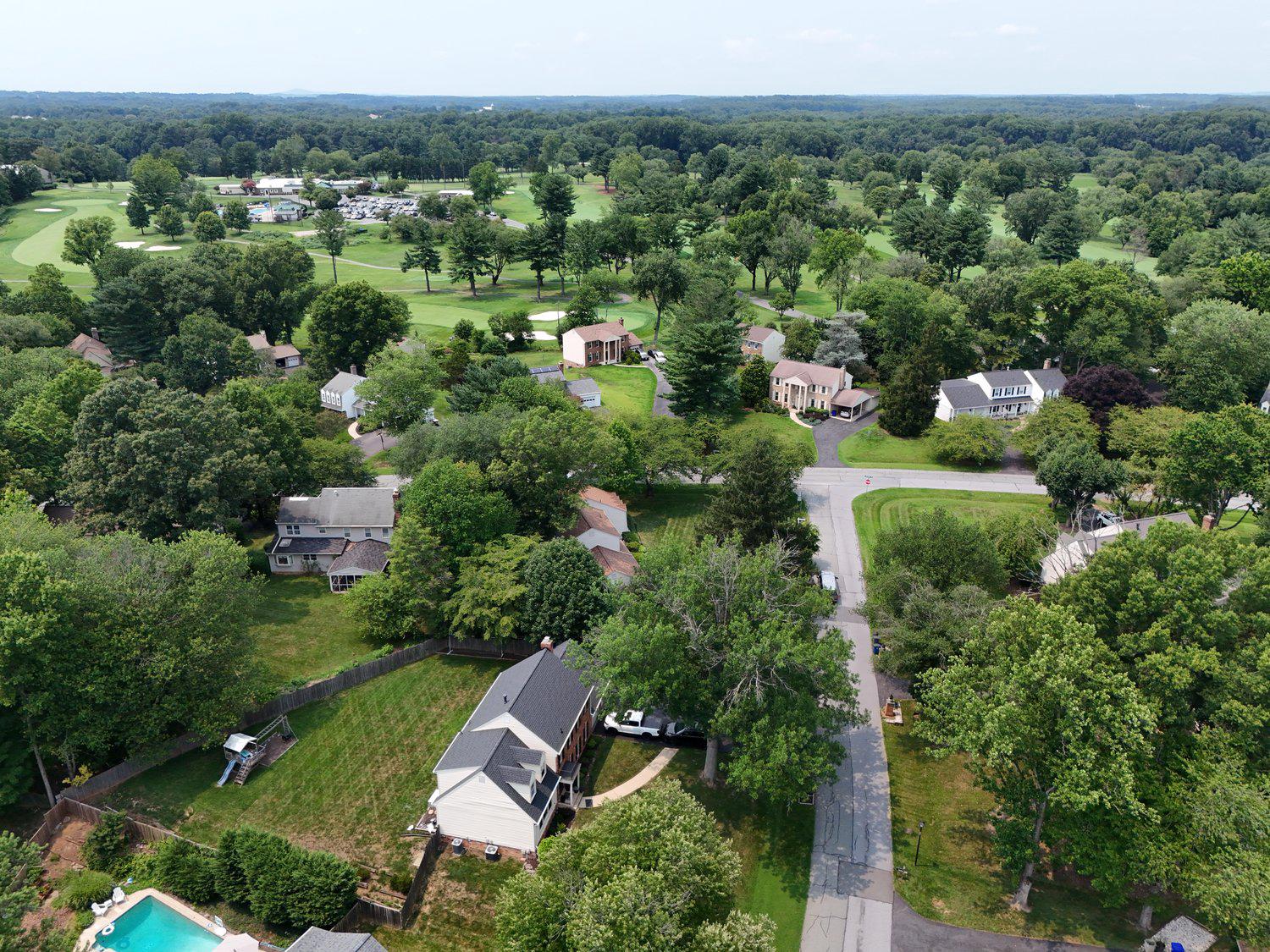 NORBECK ESTATES - Residential