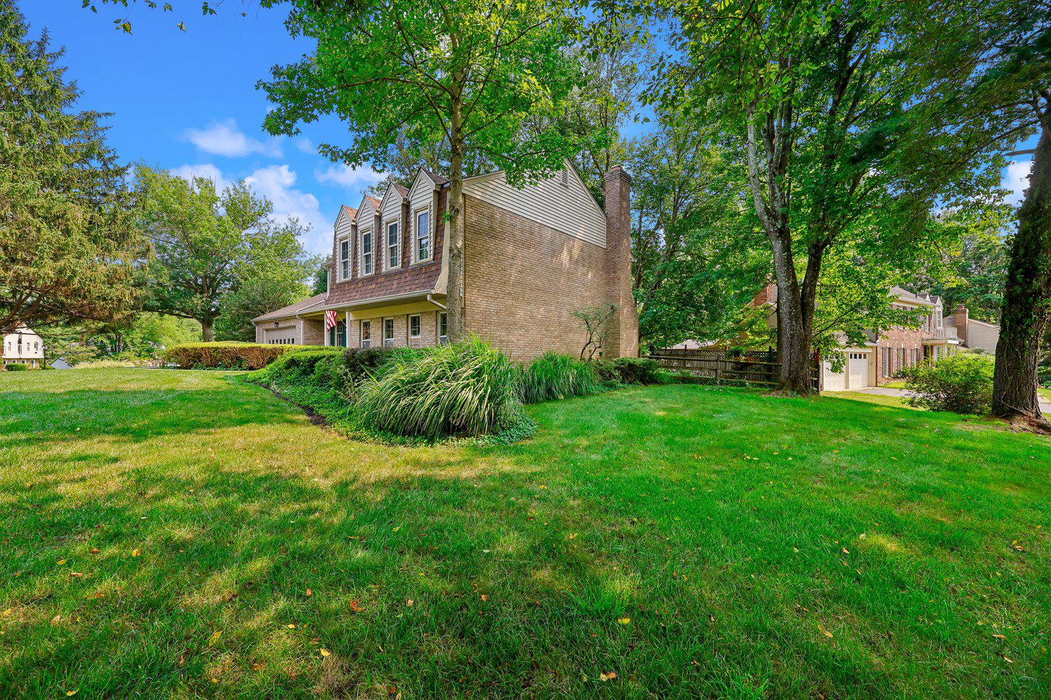 NORBECK ESTATES - Residential