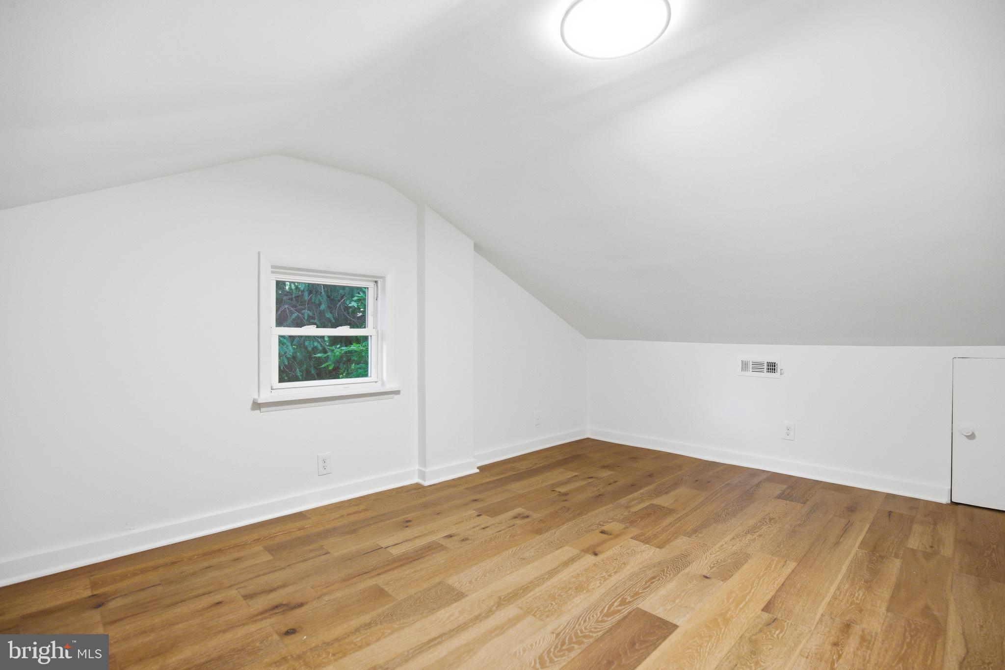 HAMILTON HILLS - Residential