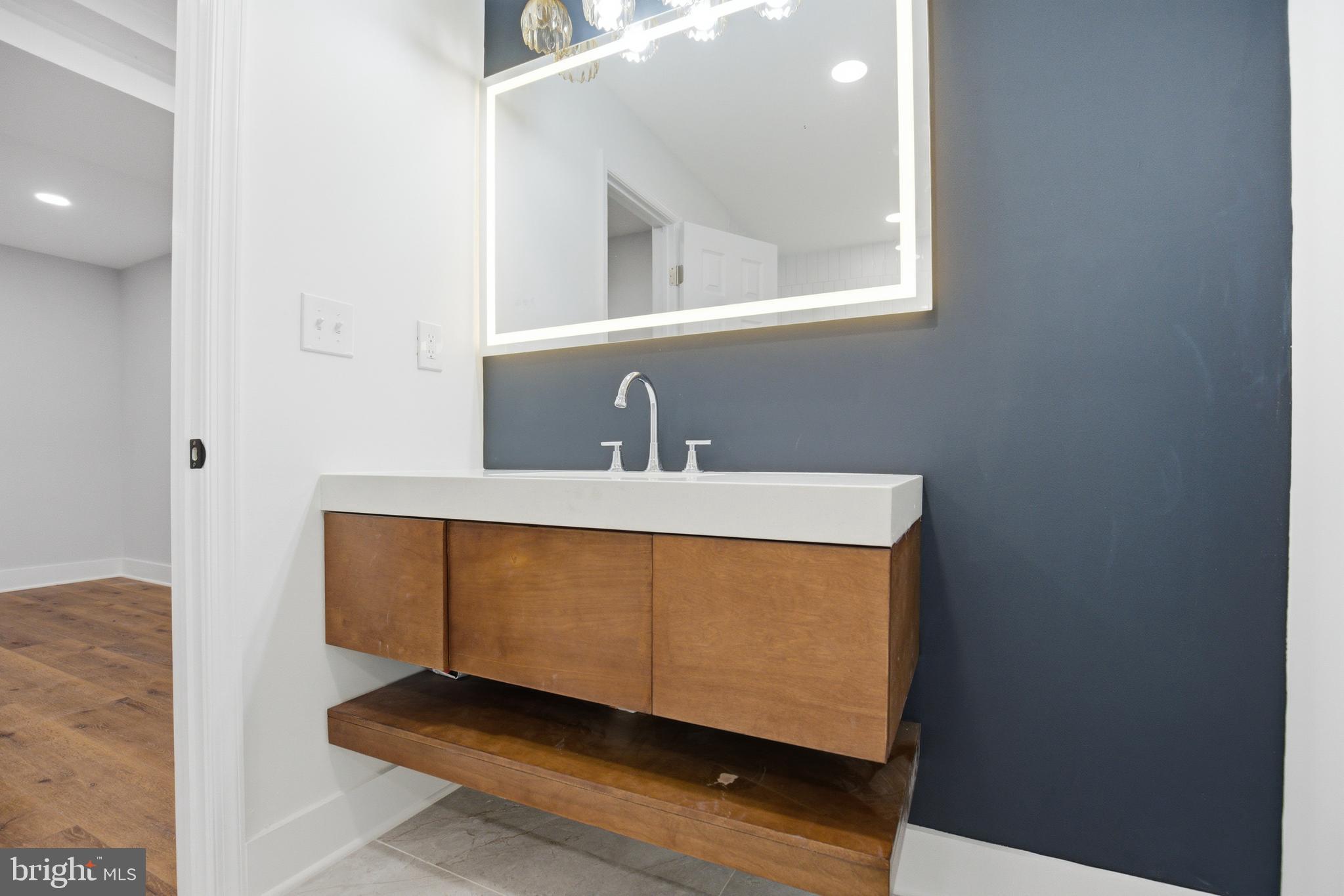 HAMILTON HILLS - Residential