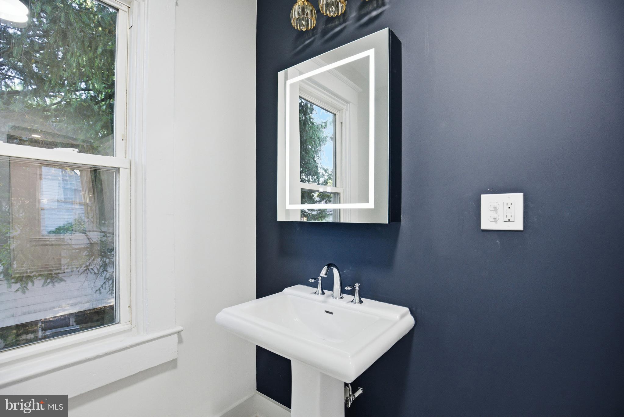 HAMILTON HILLS - Residential