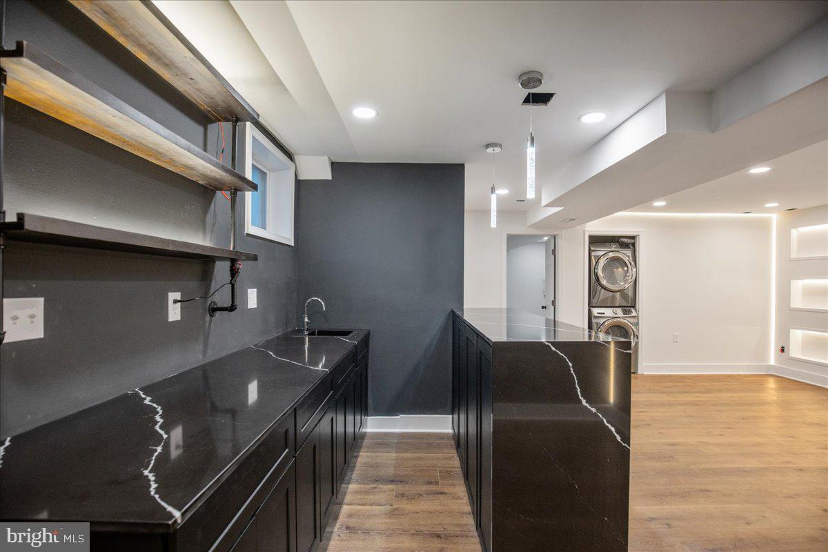 HAMILTON HILLS - Residential