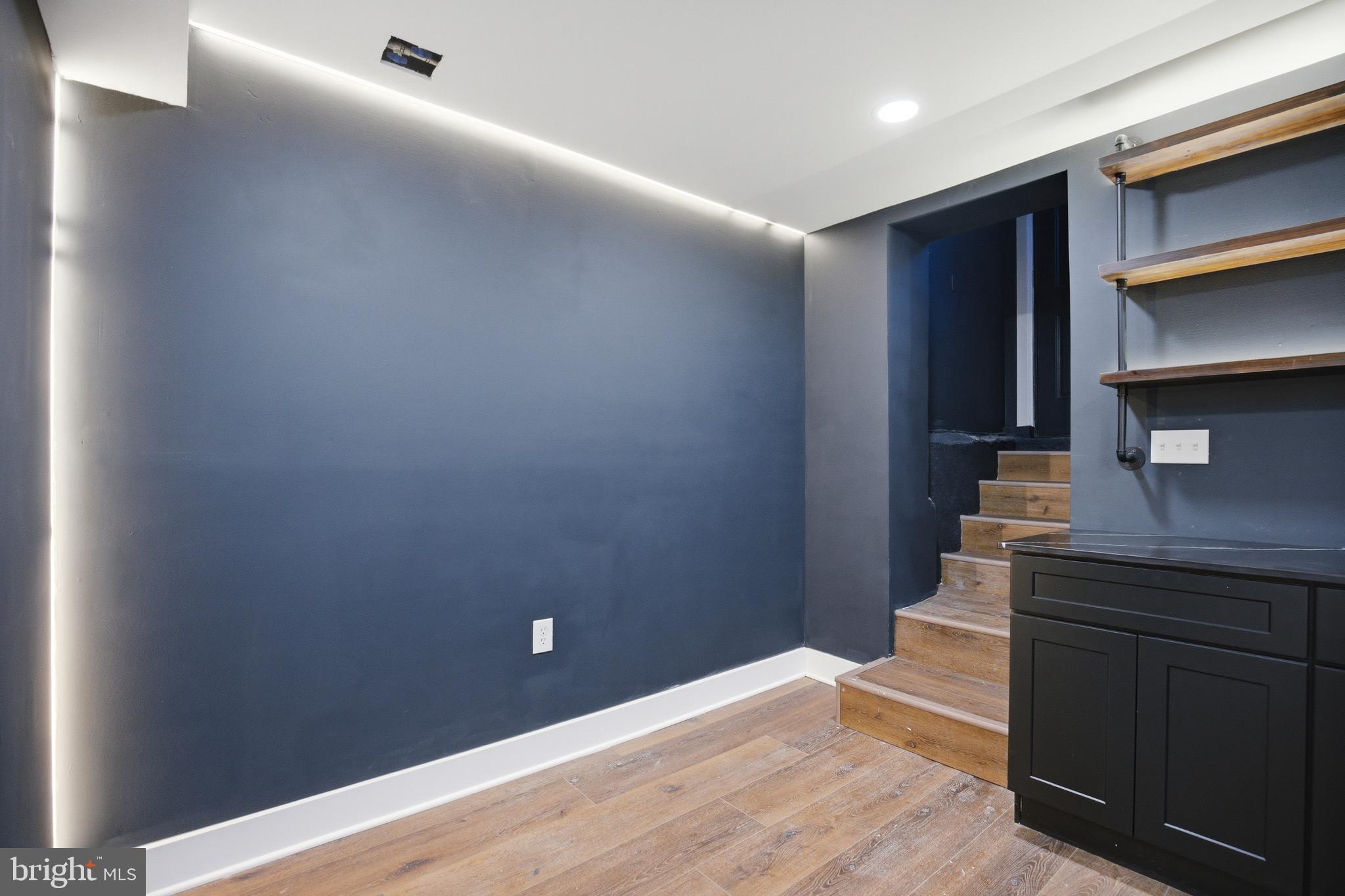 HAMILTON HILLS - Residential