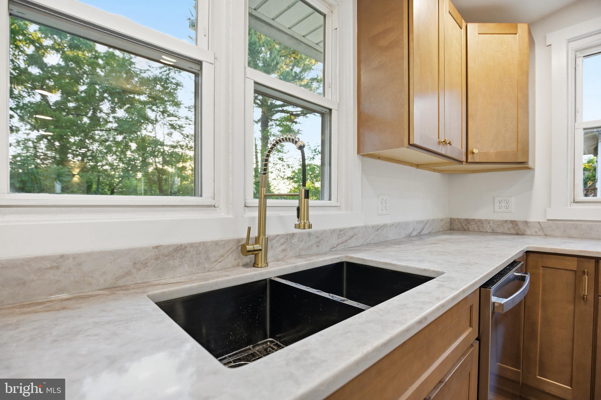 HAMILTON HILLS - Residential