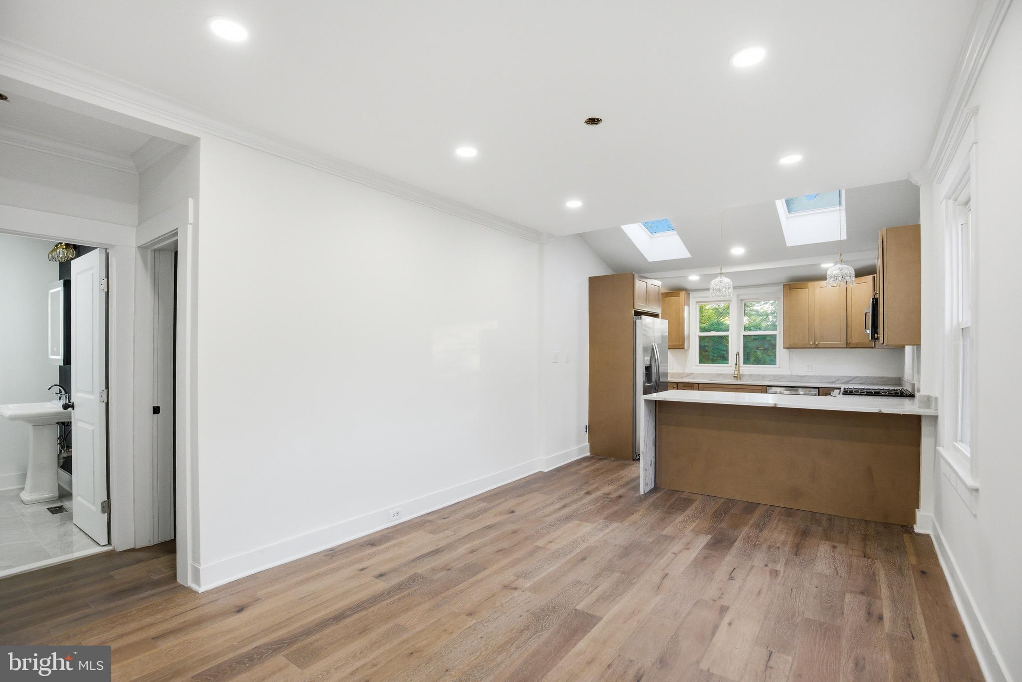 HAMILTON HILLS - Residential
