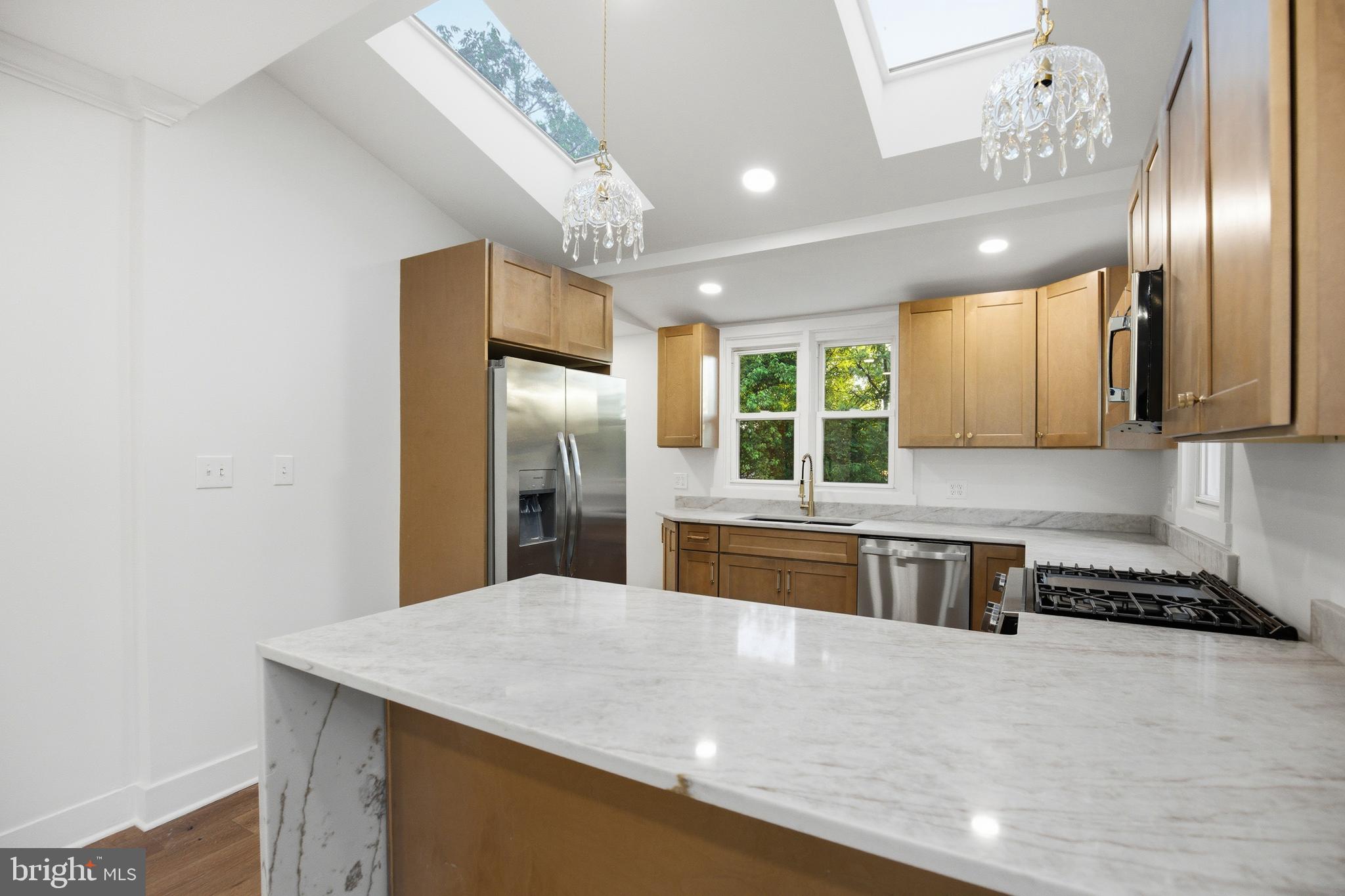 HAMILTON HILLS - Residential