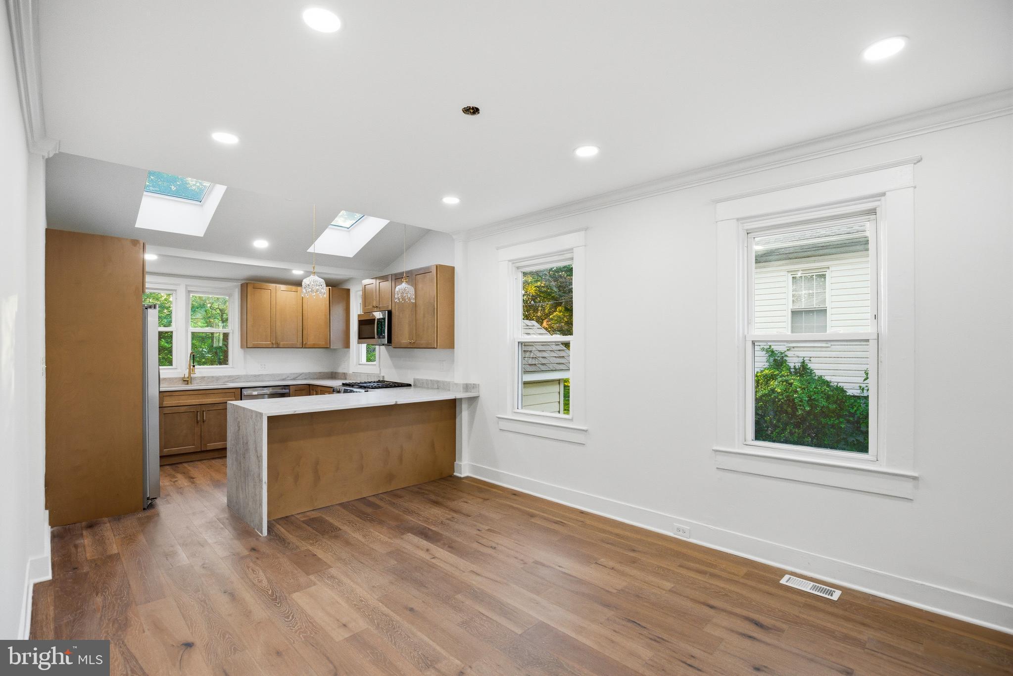 HAMILTON HILLS - Residential