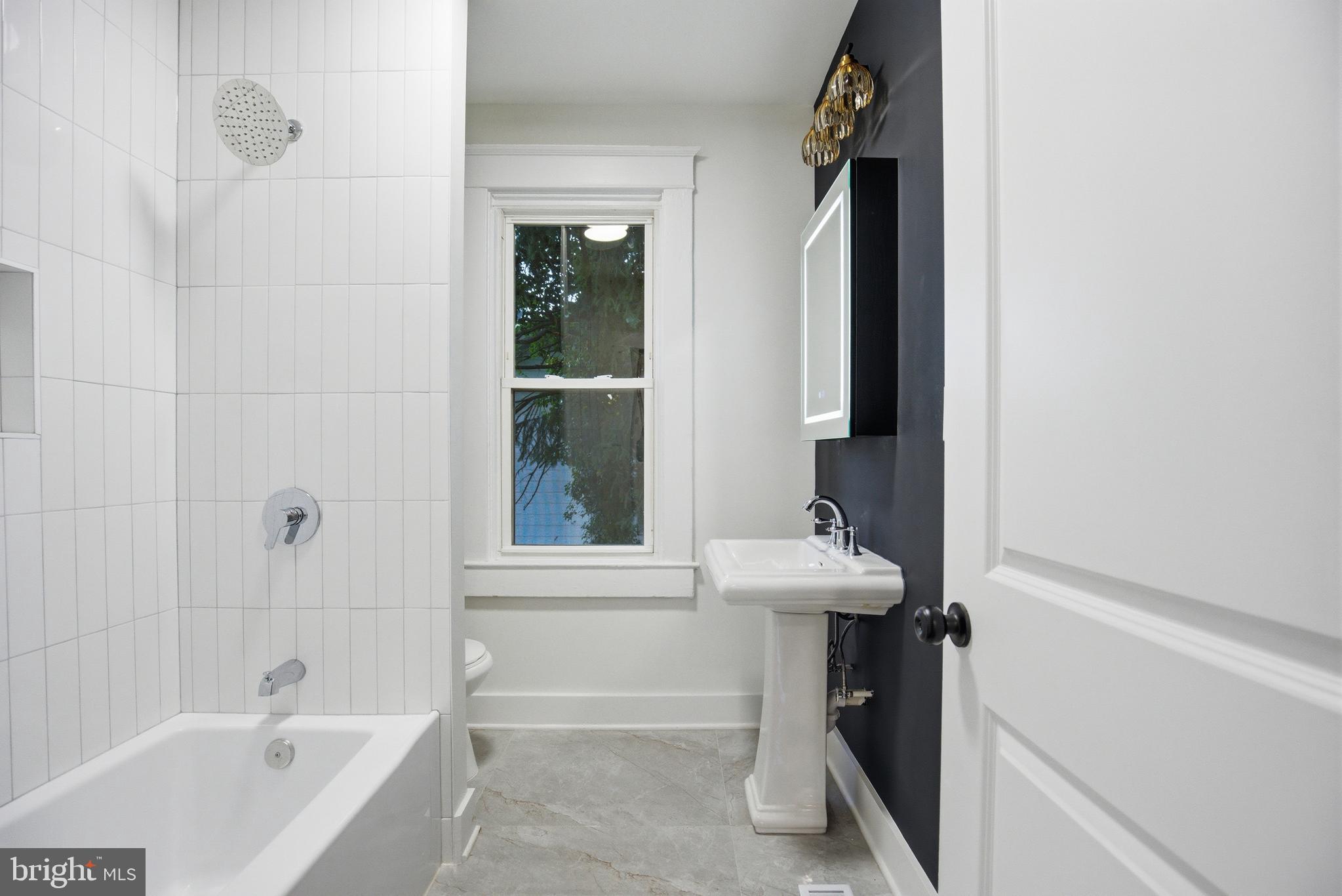 HAMILTON HILLS - Residential