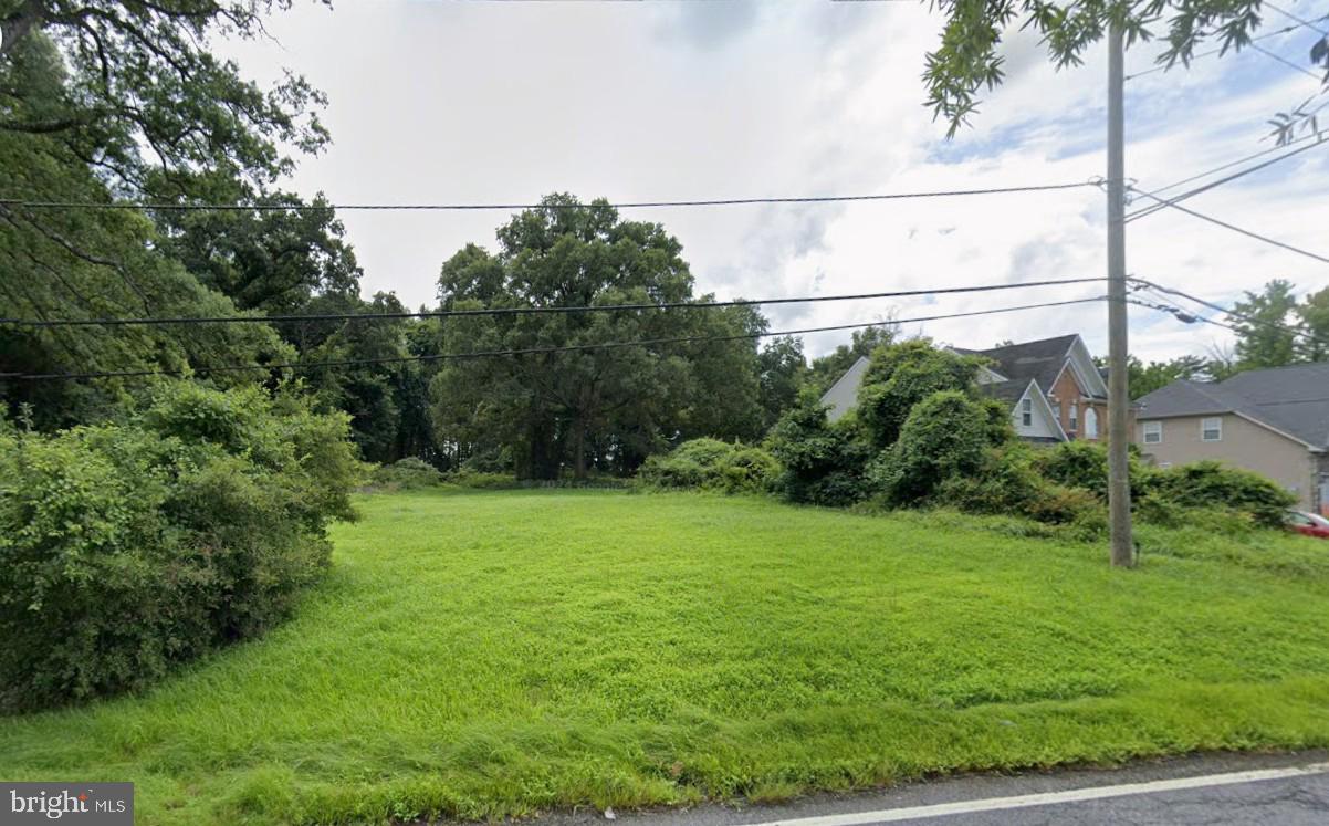 (Beltsville) Spacious Corner Lot Opportunity – 22,740 Sq Ft (Zip 20705) ✨🌳
Vacant corner lot with a generous 22,740 sq ft of land. Great opportunity with plenty of space and potential for new construction or investment.