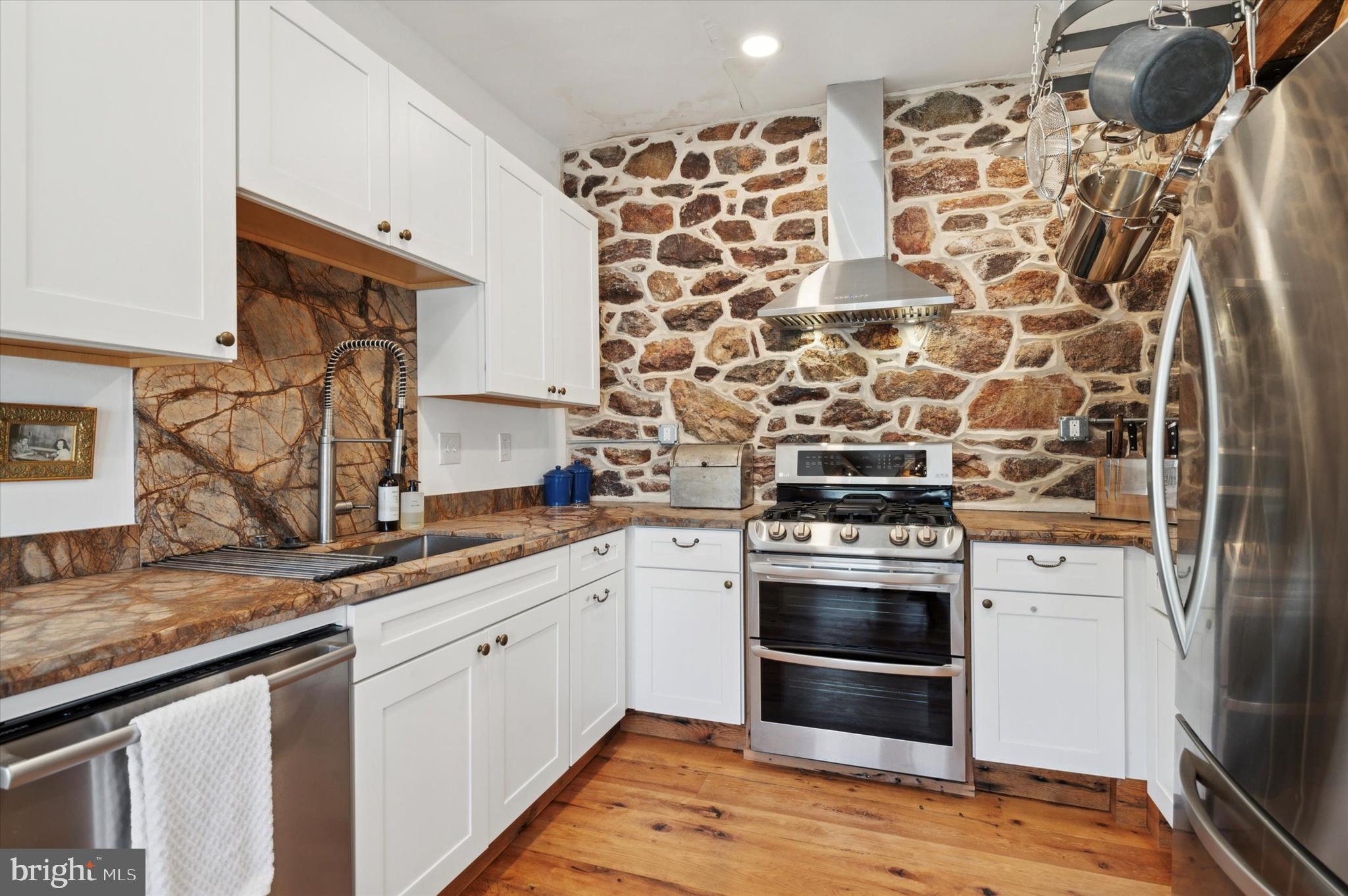 IVYSTONE - Residential