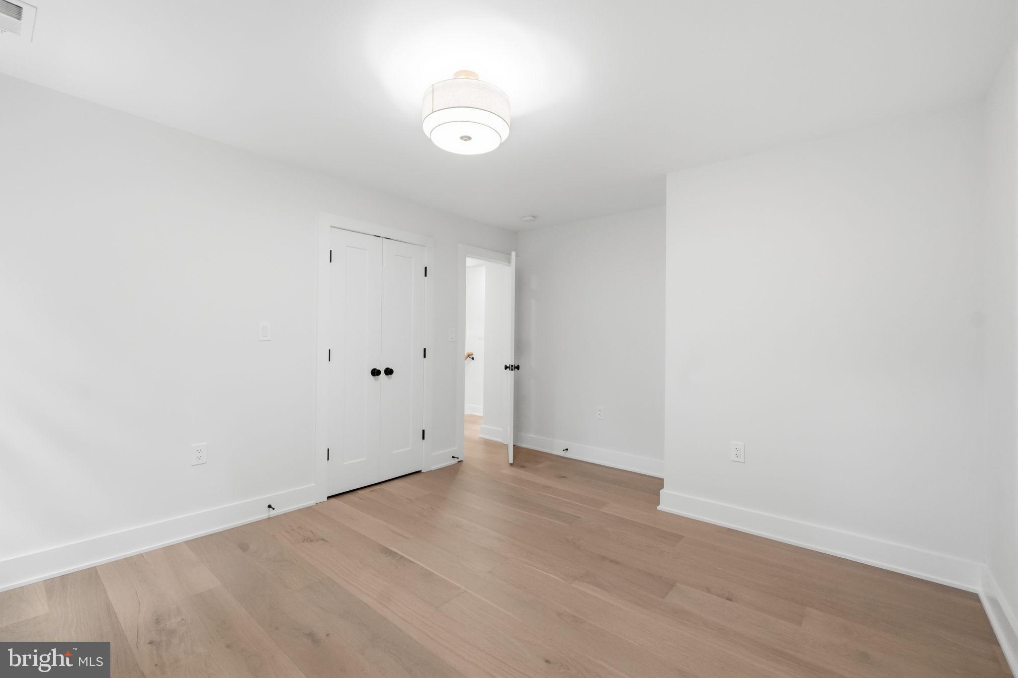 NORBECK ESTATES - Residential