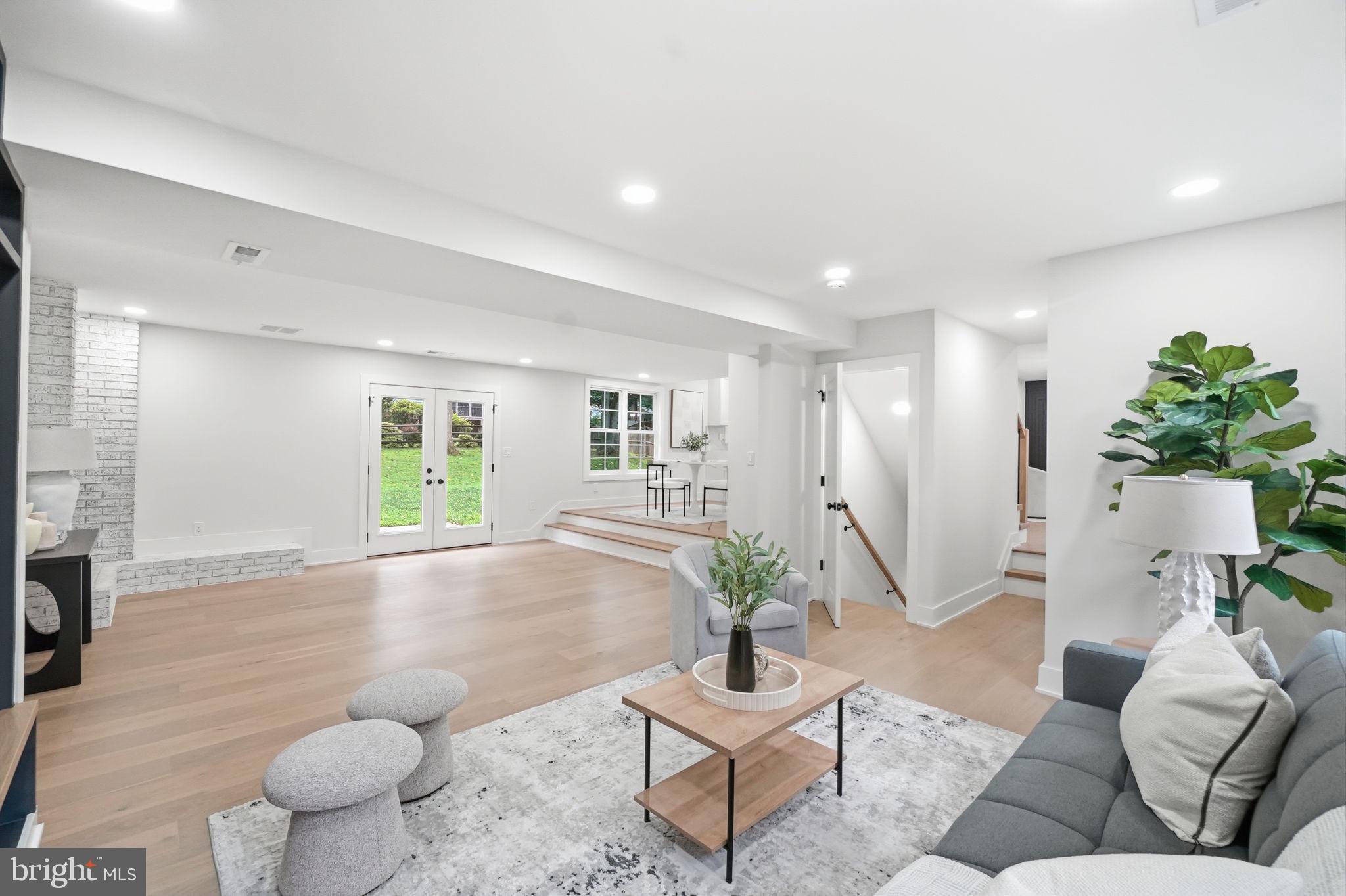 NORBECK ESTATES - Residential