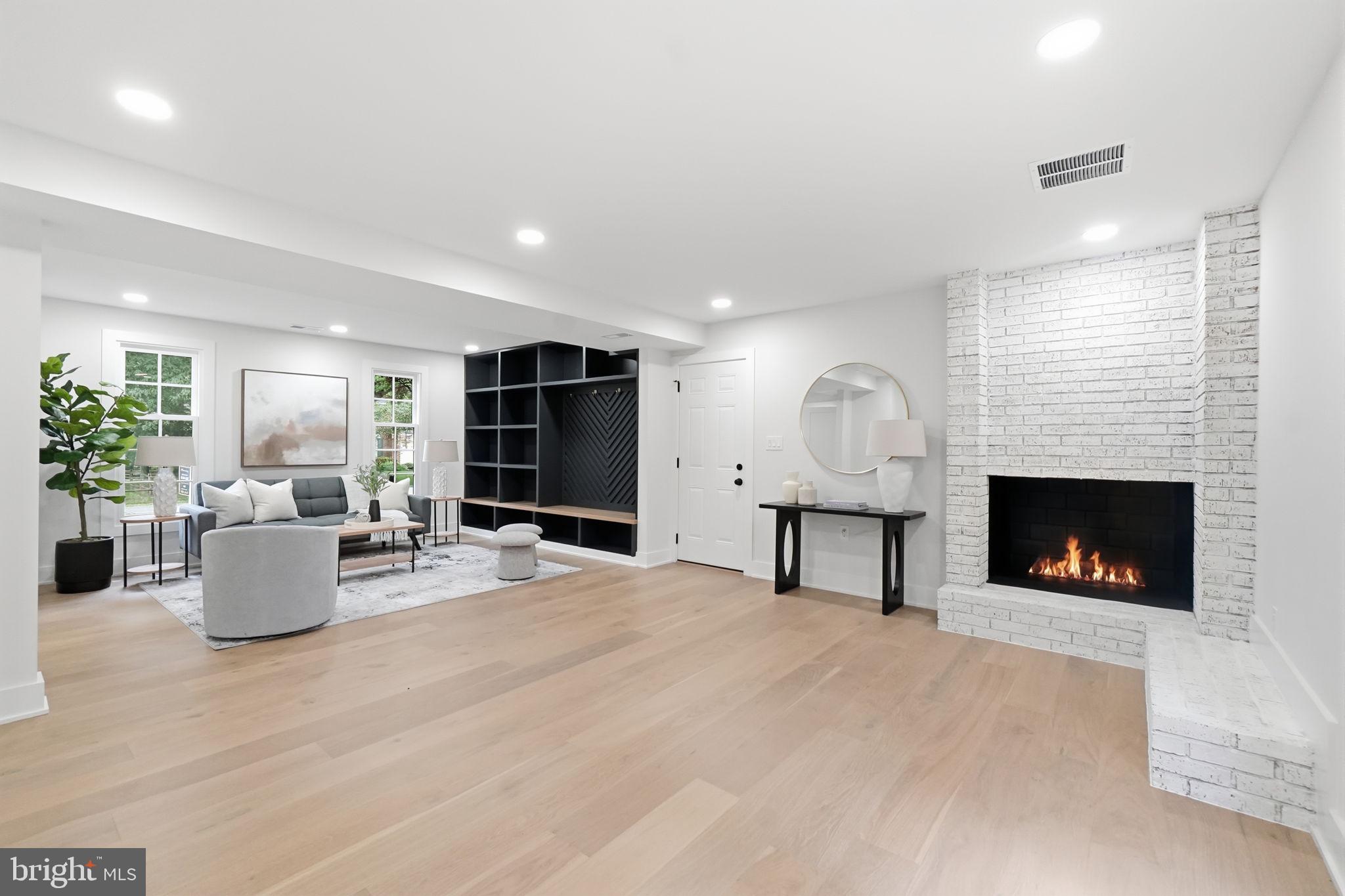 NORBECK ESTATES - Residential