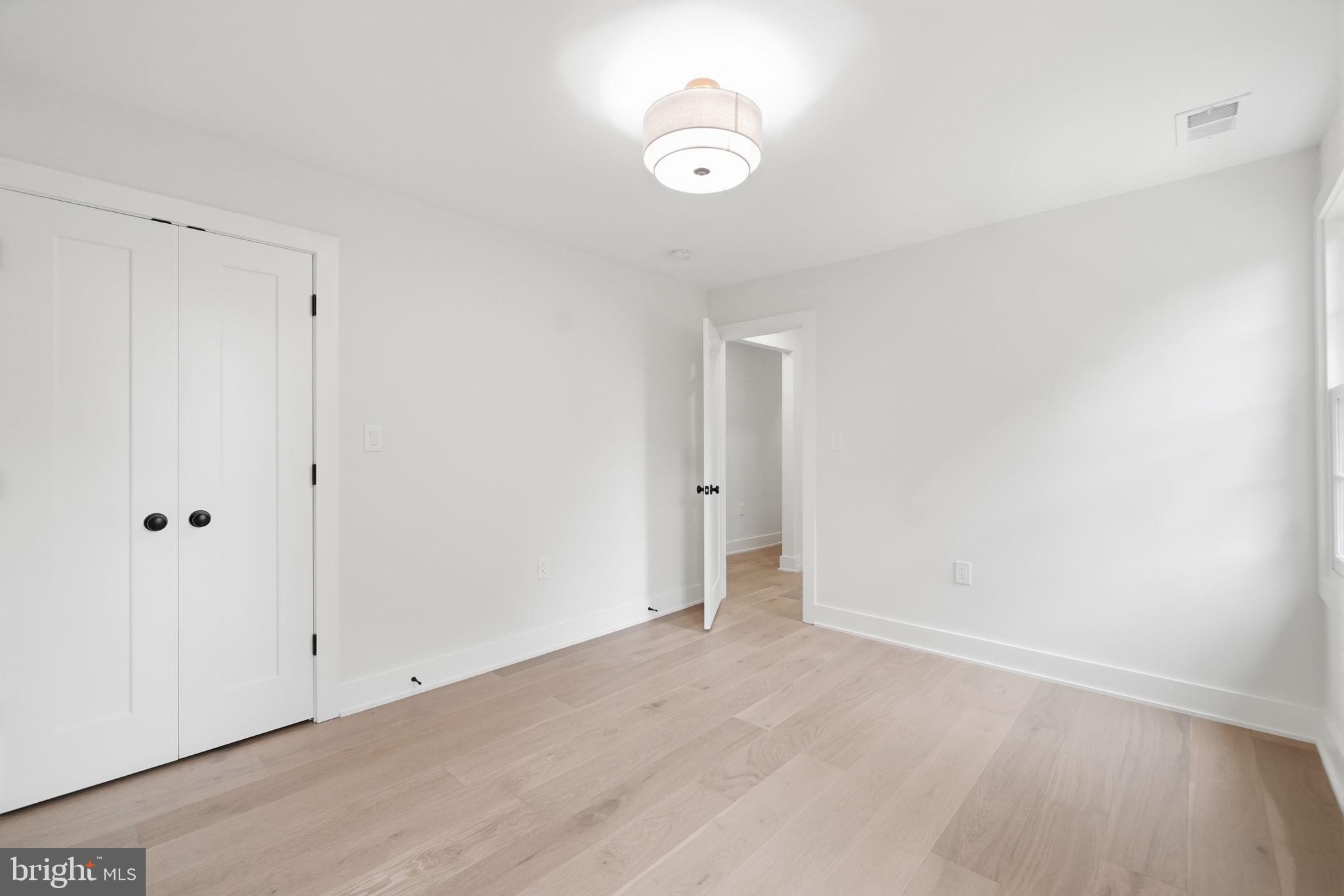 NORBECK ESTATES - Residential