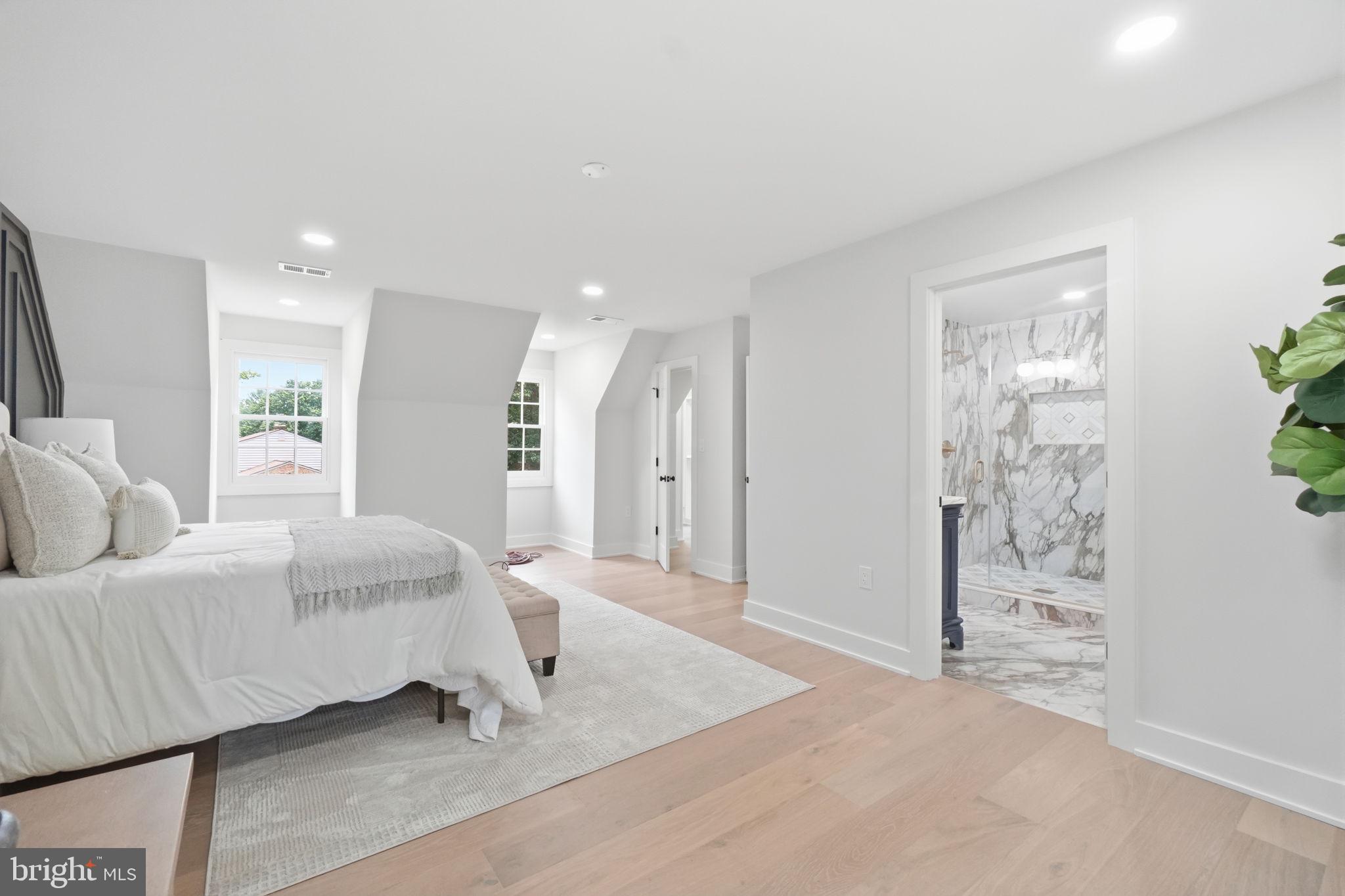 NORBECK ESTATES - Residential