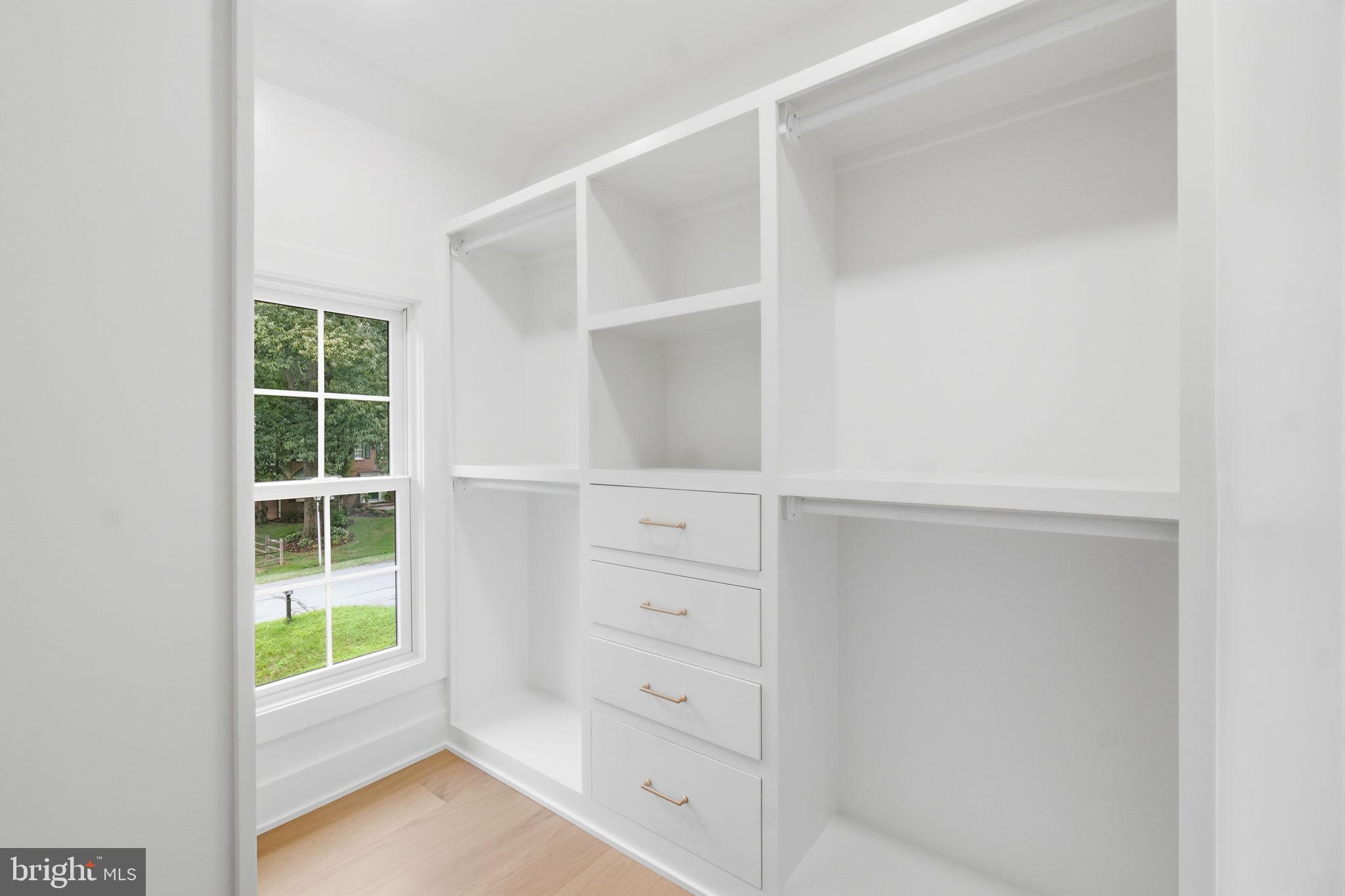 NORBECK ESTATES - Residential