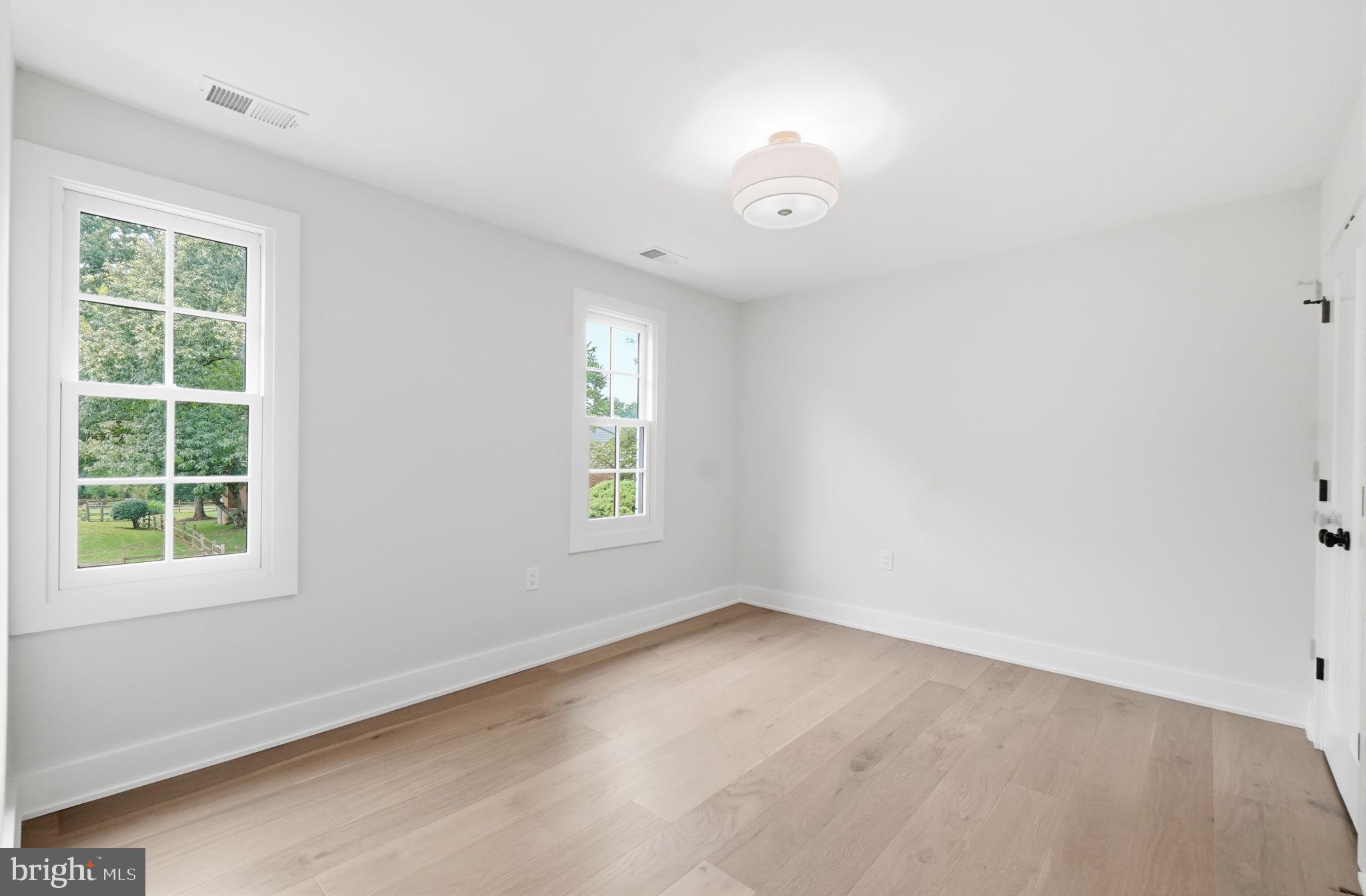 NORBECK ESTATES - Residential