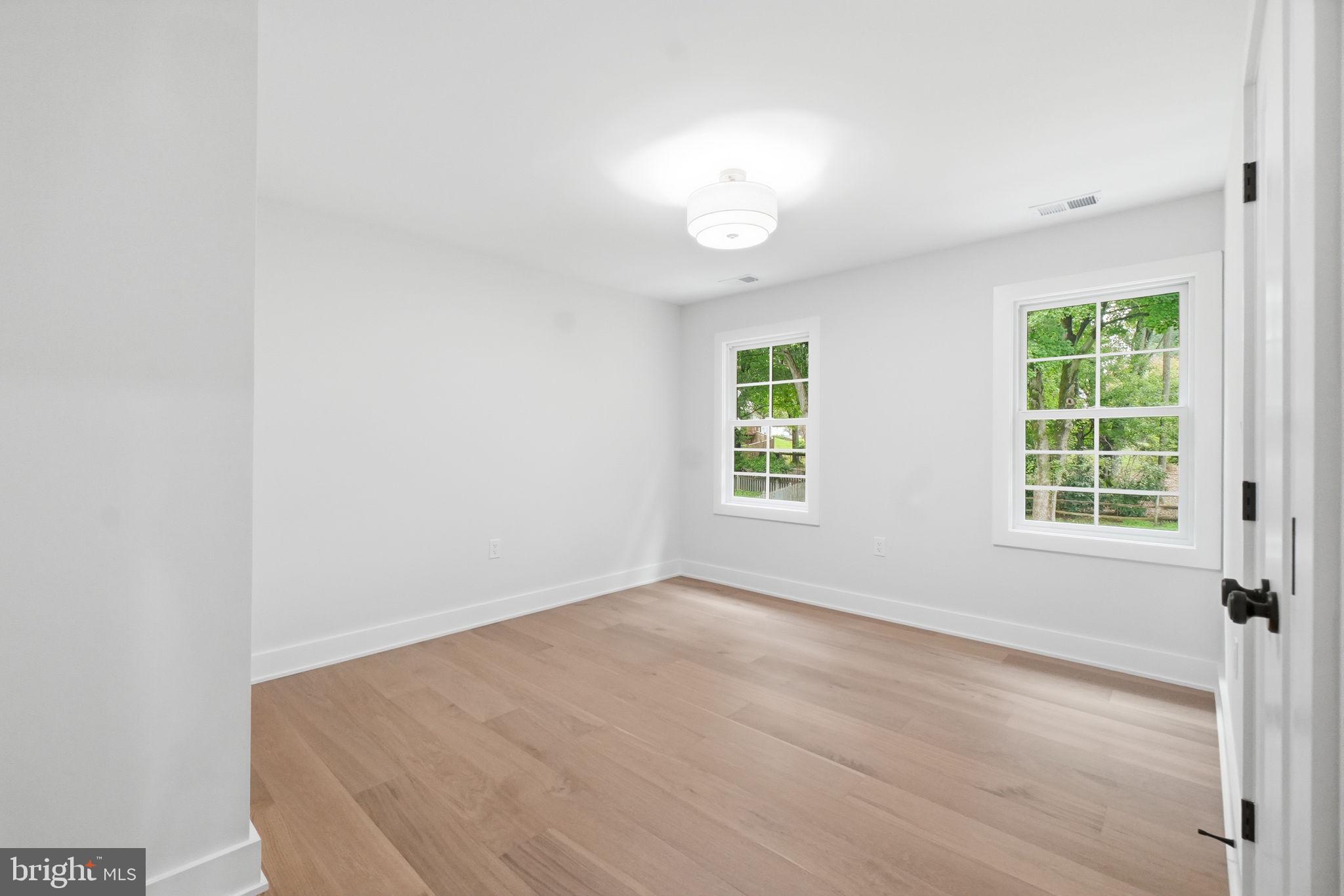 NORBECK ESTATES - Residential