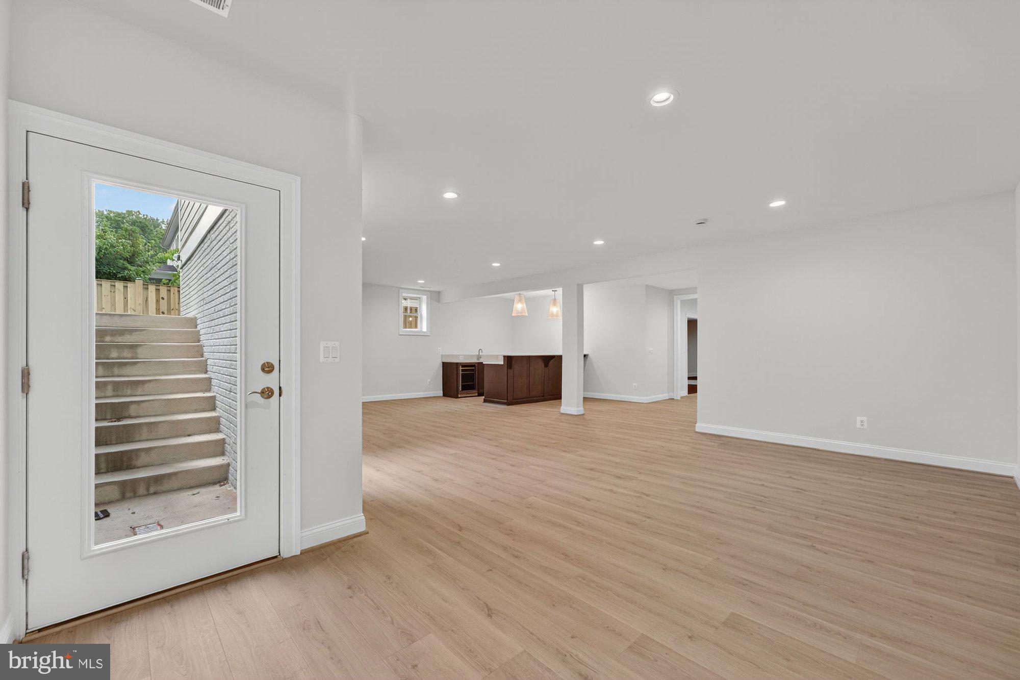 WEST VIENNA WOODS - Residential