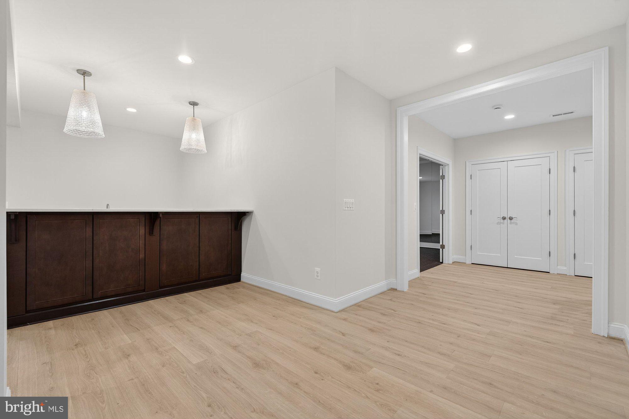 WEST VIENNA WOODS - Residential