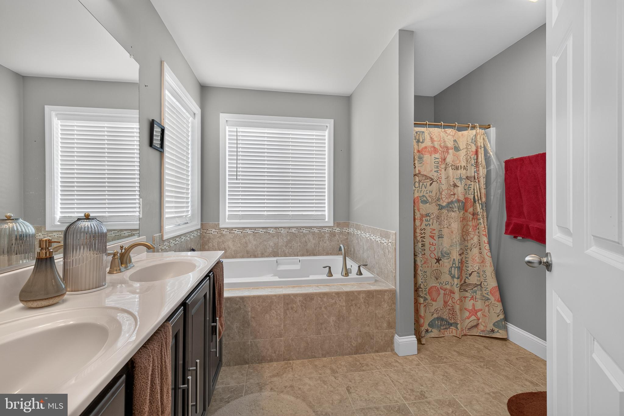 LIGHTHOUSE ESTATES - Residential
