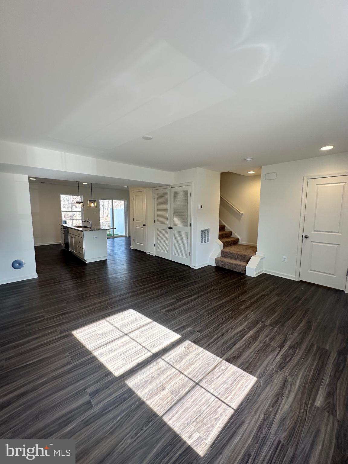 WHISPERING PINES - Residential