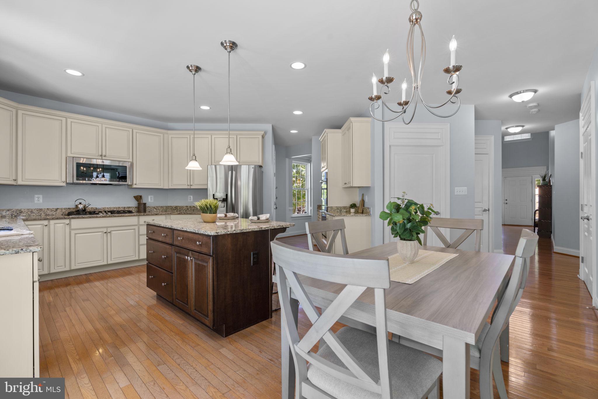 MAPLE CLIFFE - Residential