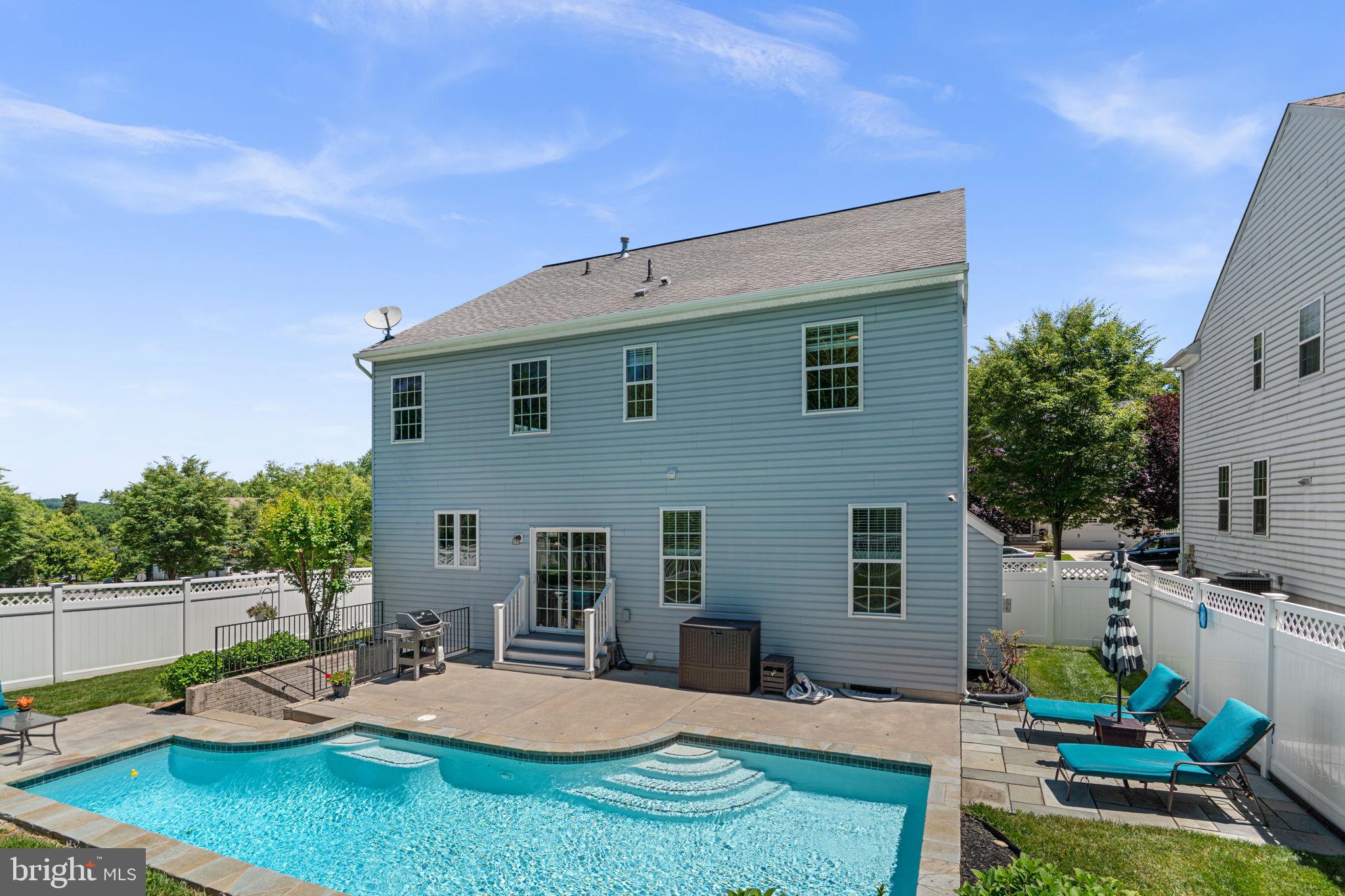 MAPLE CLIFFE - Residential