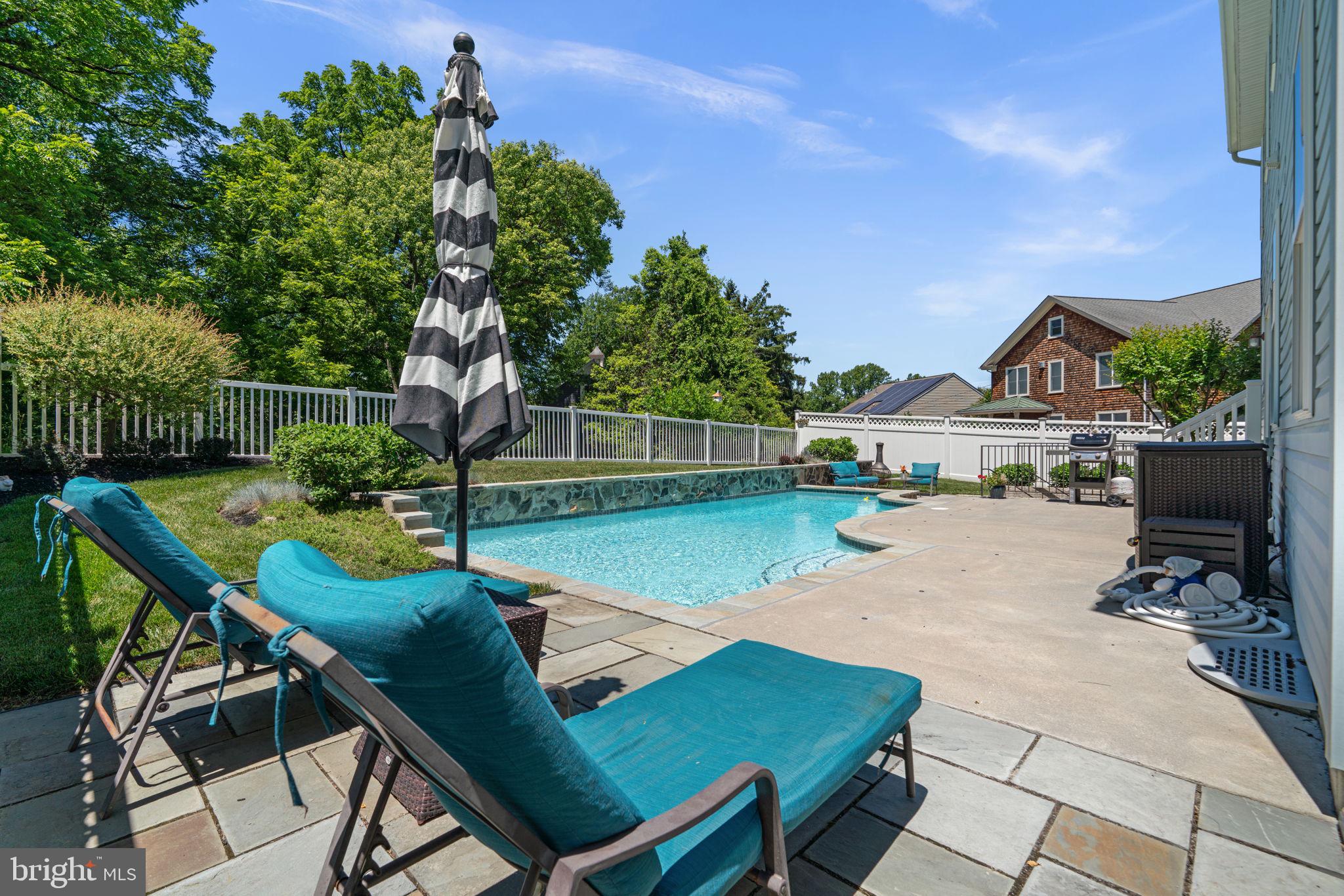 MAPLE CLIFFE - Residential
