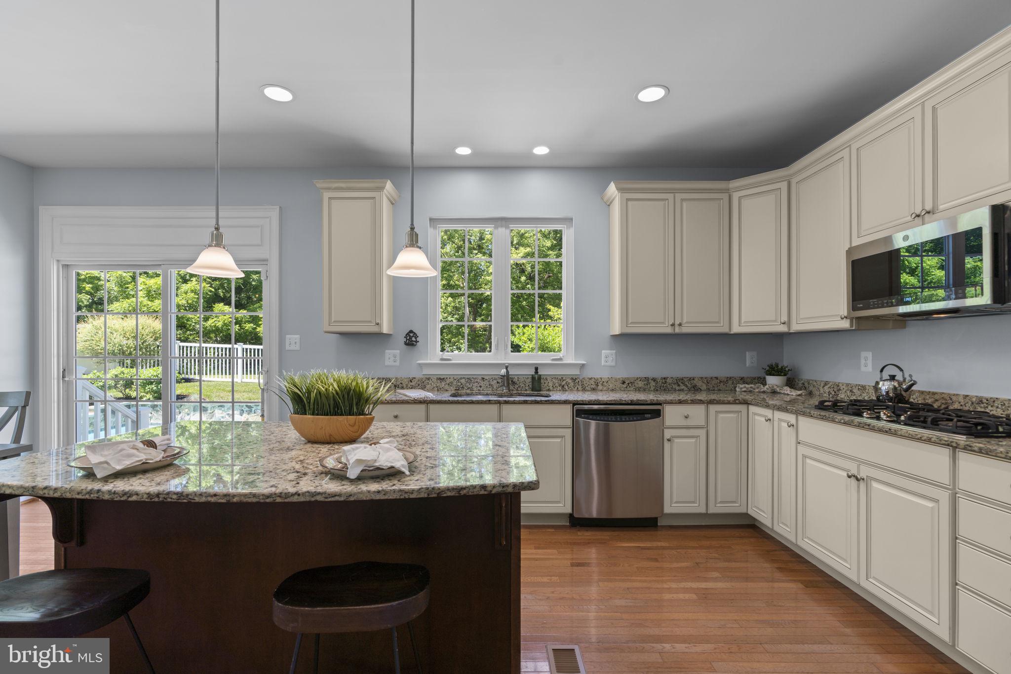 MAPLE CLIFFE - Residential