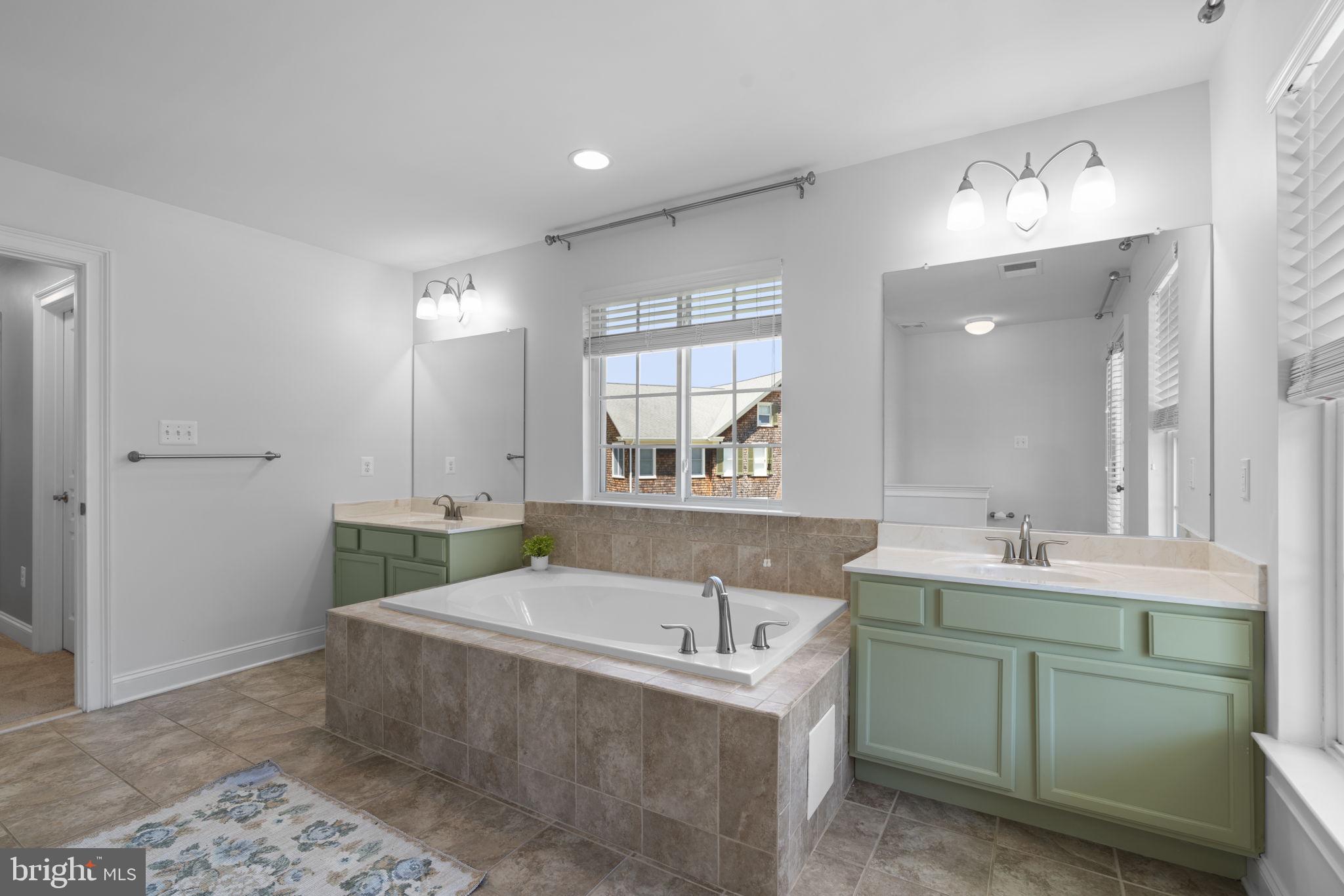 MAPLE CLIFFE - Residential