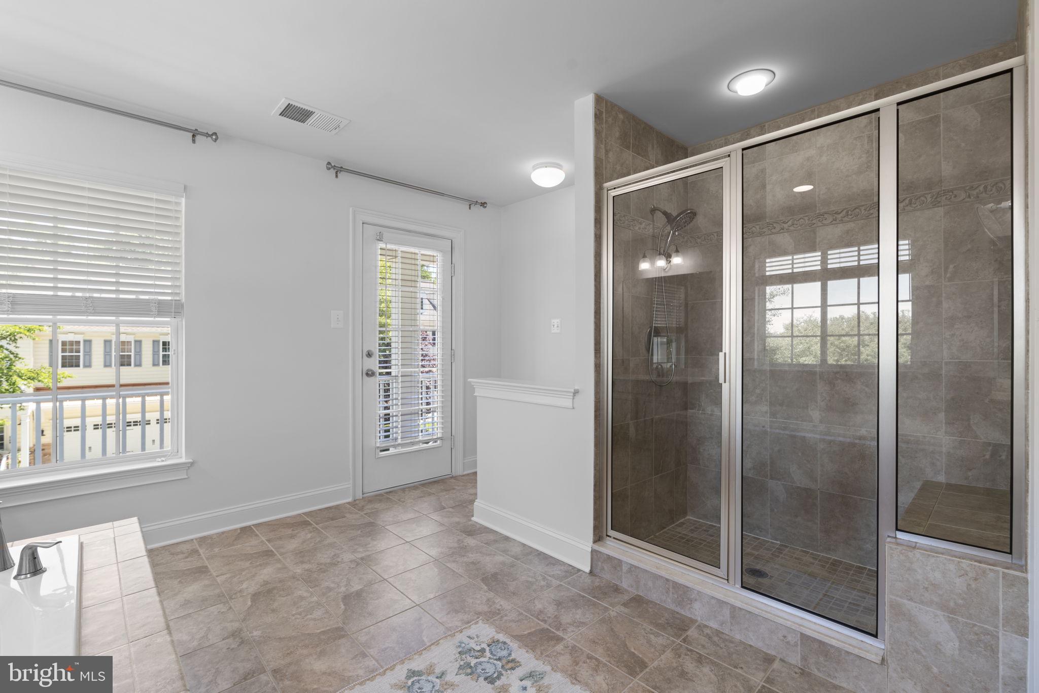 MAPLE CLIFFE - Residential
