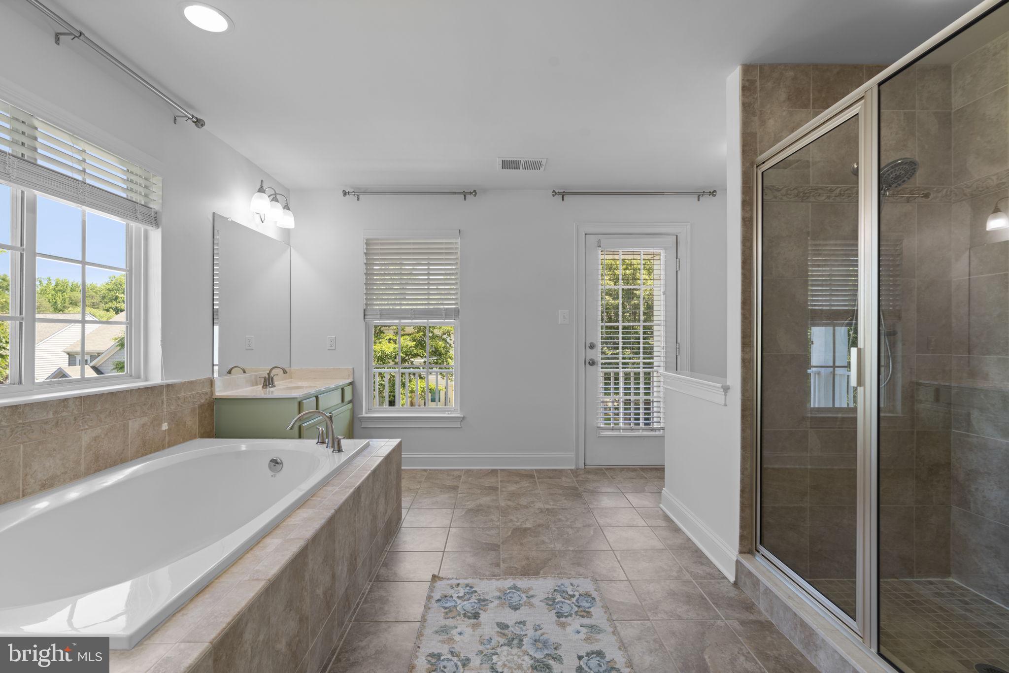 MAPLE CLIFFE - Residential