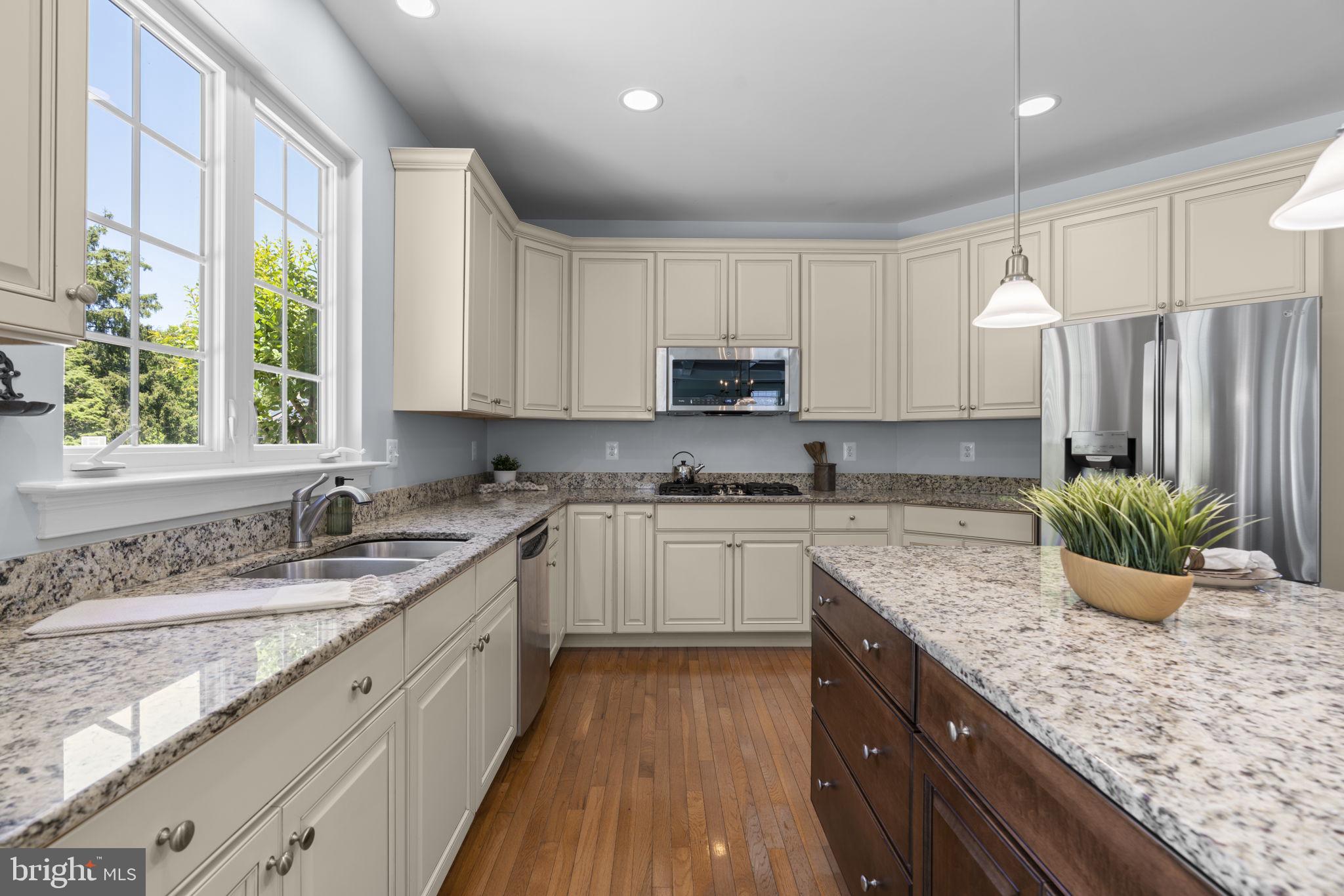 MAPLE CLIFFE - Residential